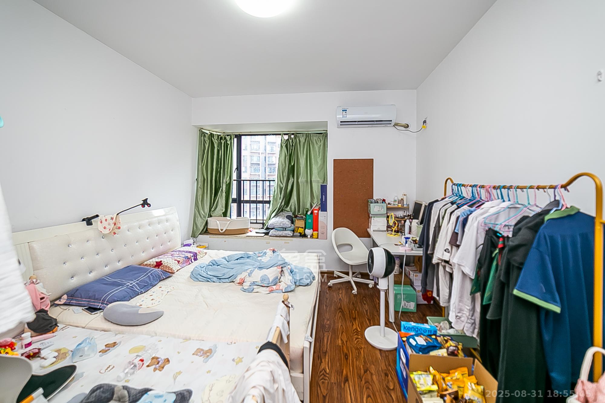 荣悦台  3室2厅2卫    180.0万 荣悦台  3室2厅2卫    180.0万卧室