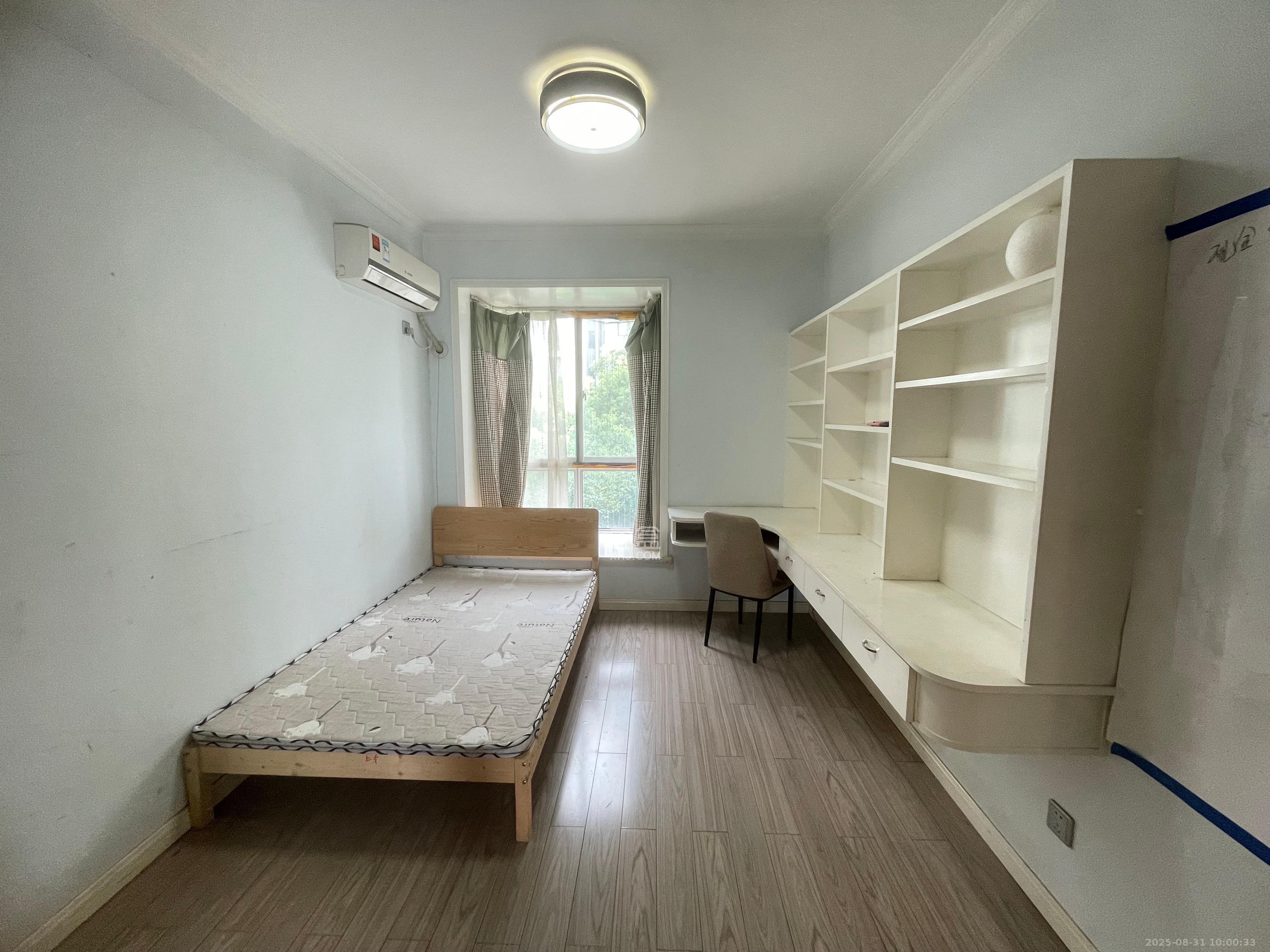 山语城一期 3室2厅2卫 2300.0元/月 山语城一期 3室2厅2卫 2300.0元/月室内图