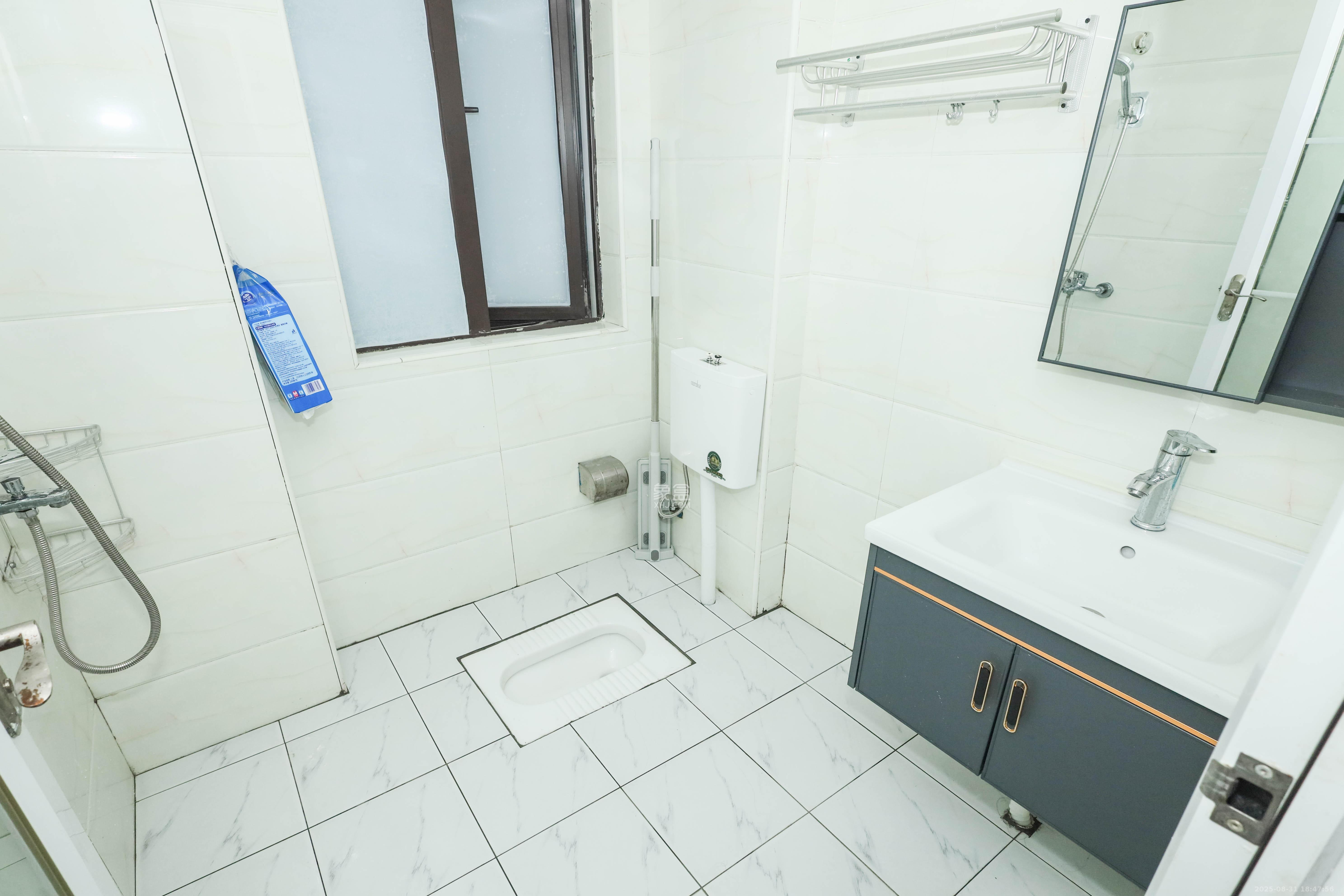 梅溪鑫苑名家  3室2厅1卫    120.0万 梅溪鑫苑名家  3室2厅1卫    120.0万卫生间