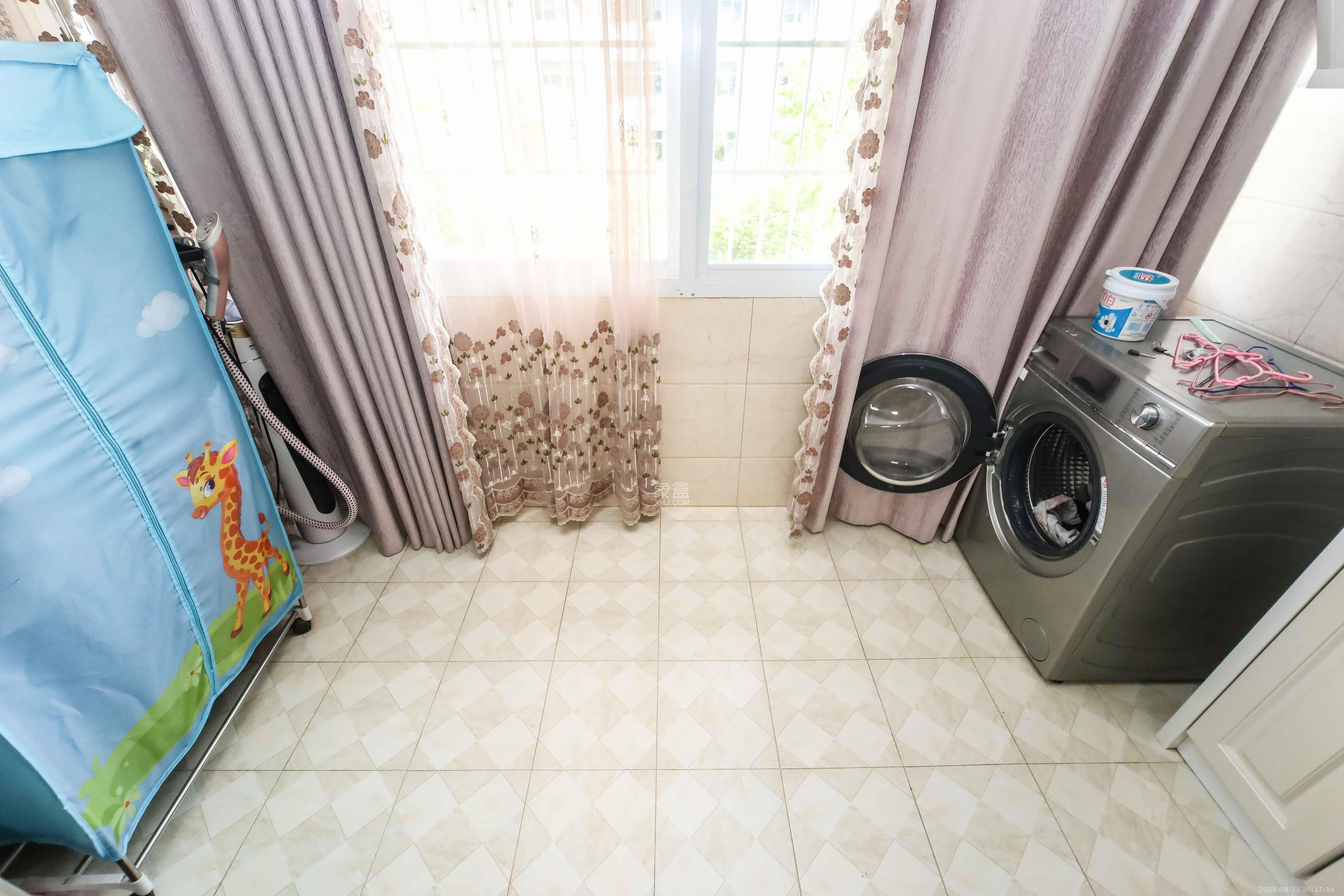 马王堆社区七片  3室2厅1卫    58.0万阳台