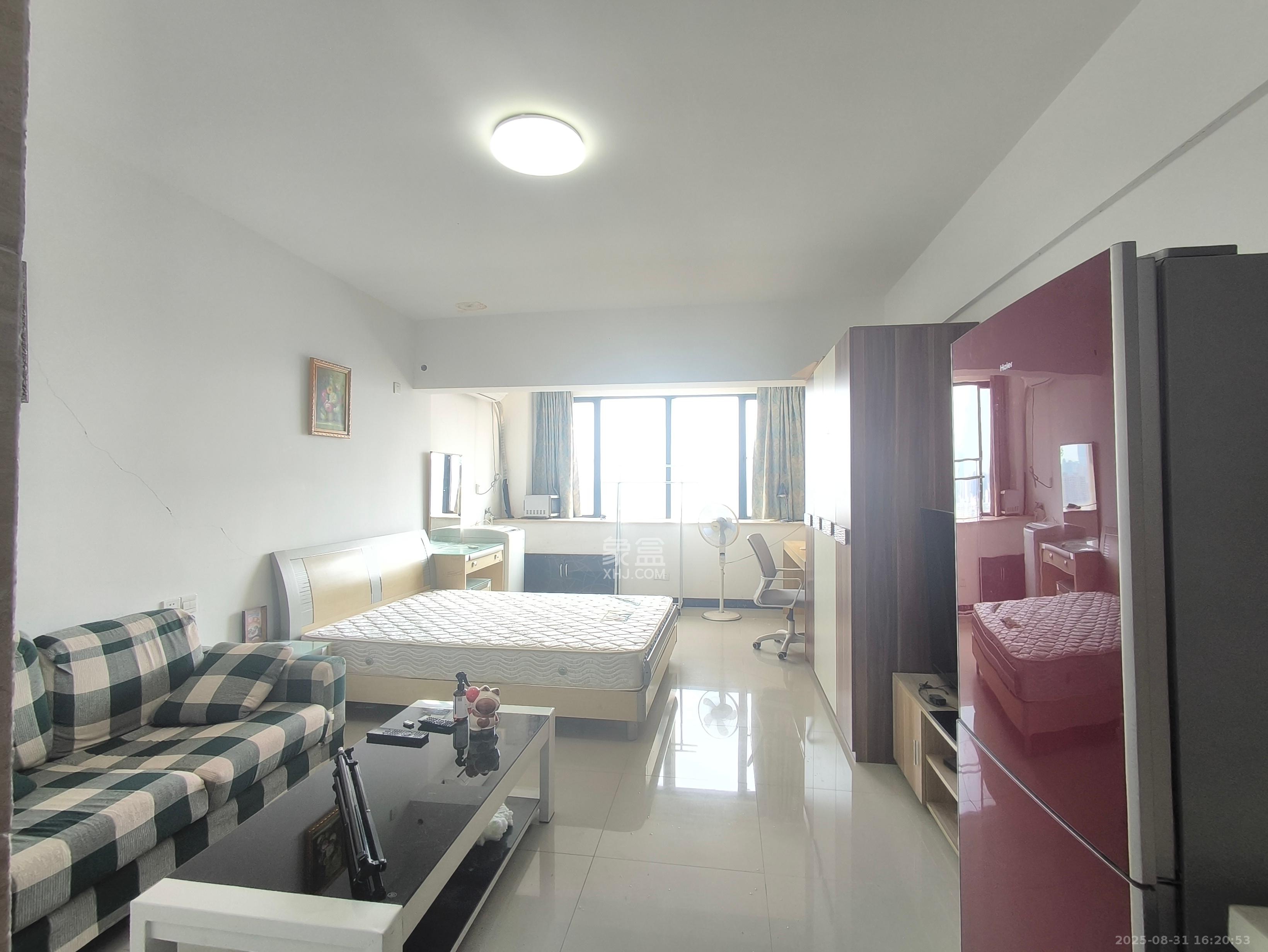 观园国际公寓  1室1厅1卫    1700.0元/月室内图