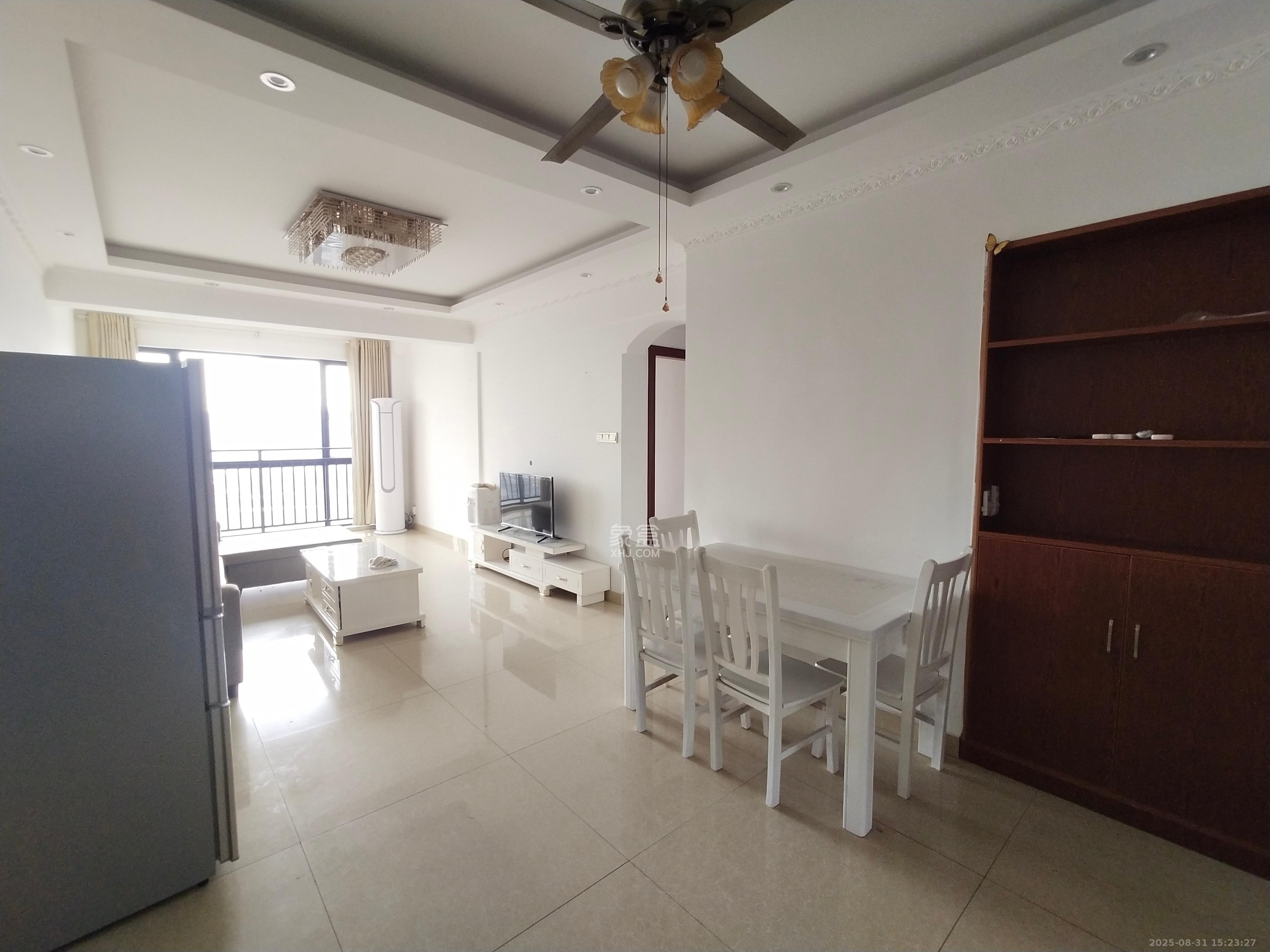 地华梅溪湖畔  1室2厅1卫    1200.0元/月 地华梅溪湖畔  1室2厅1卫    1200.0元/月室内图