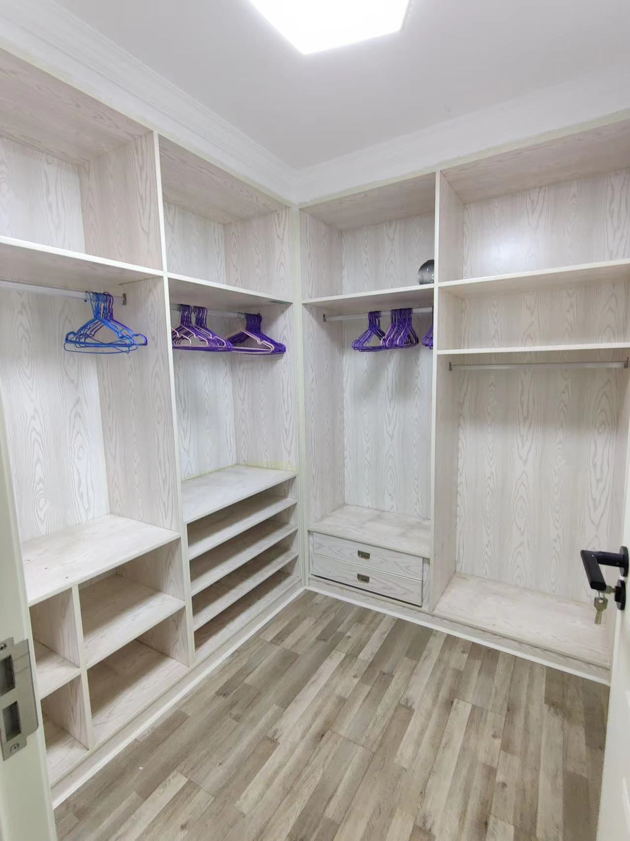 融冠亲城  3室2厅1卫    2500.0元/月室内图