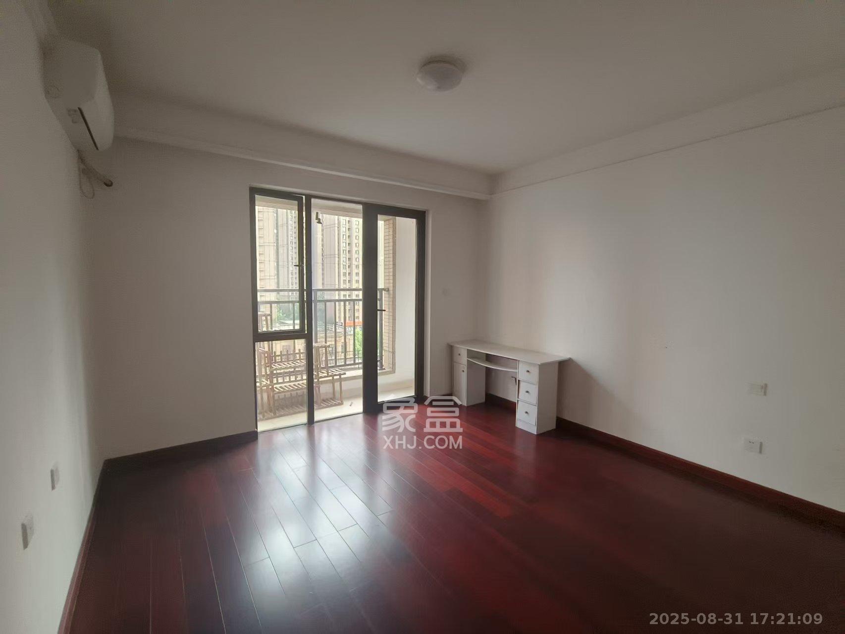 中海国际四期 4室2厅2卫 2200.0元/月 中海国际四期 4室2厅2卫 2200.0元/月室内图