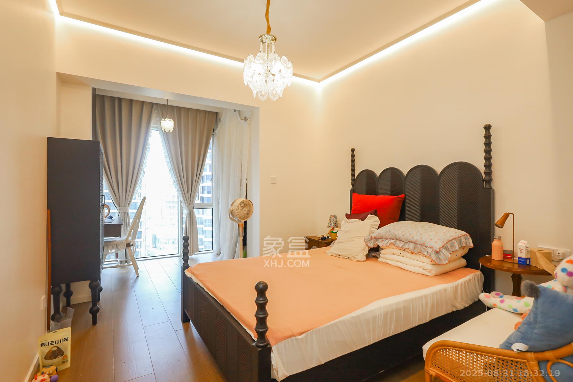 保利天禧C区  4室2厅4卫    650.0万 保利天禧C区  4室2厅4卫    650.0万卧室