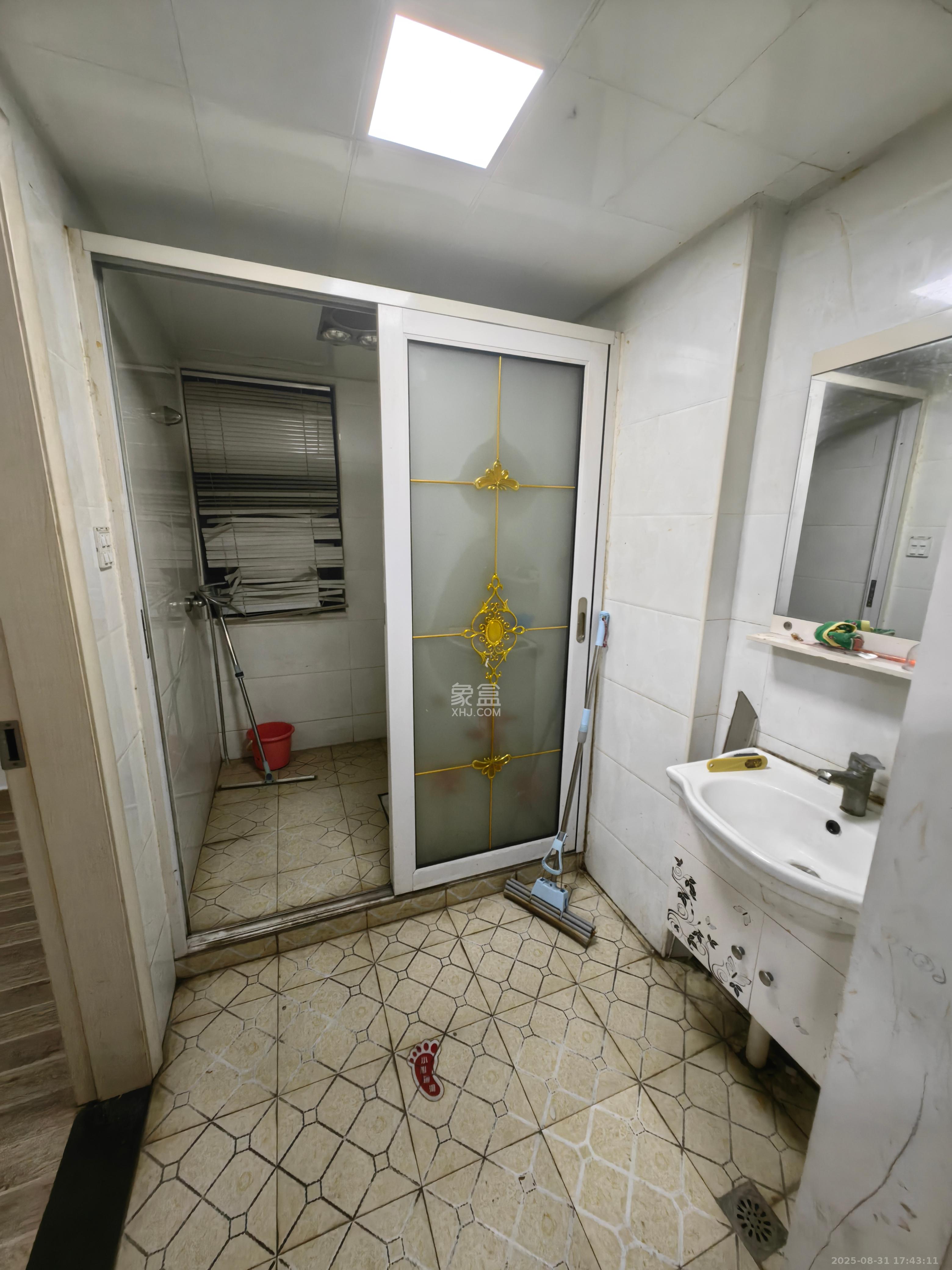 中建芙蓉嘉苑  3室2厅1卫    2300.0元/月 中建芙蓉嘉苑  3室2厅1卫    2300.0元/月室内图