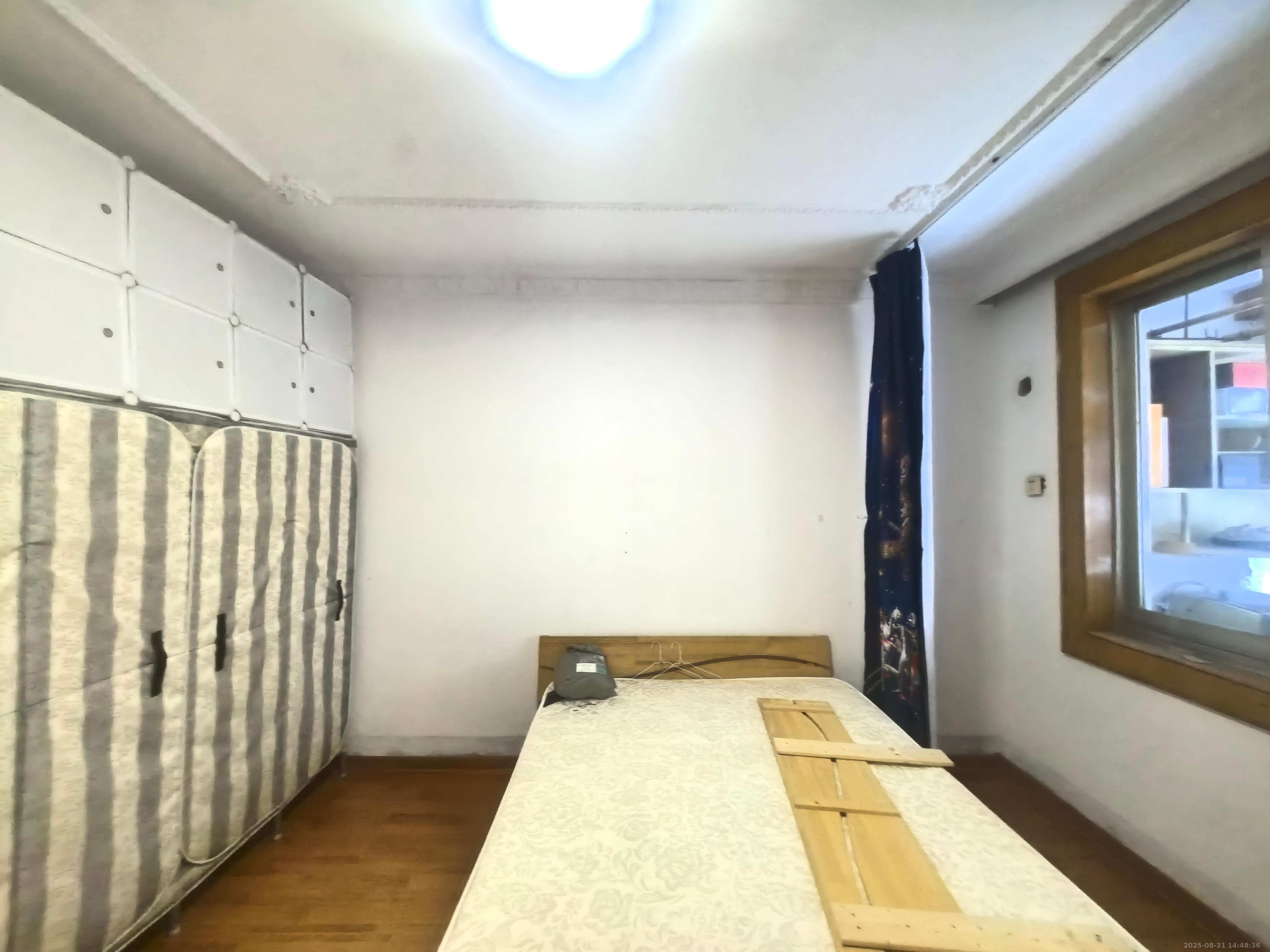 人民新村 2室2厅1卫 1800.0元/月 人民新村 2室2厅1卫 1800.0元/月室内图