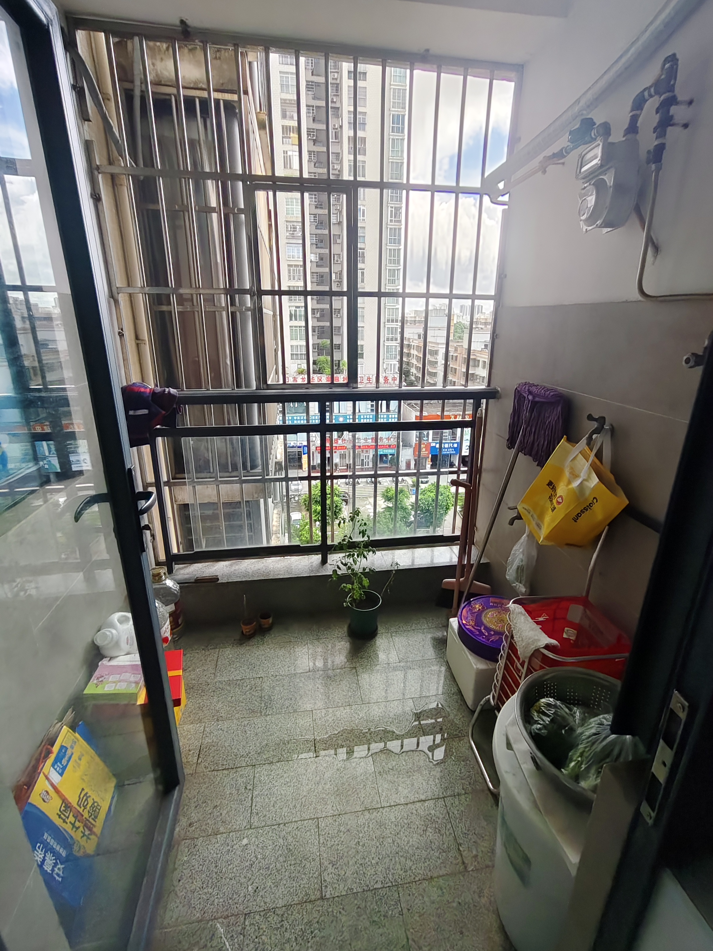 西岭华庭  3室2厅2卫    3200.0元/月 西岭华庭  3室2厅2卫    3200.0元/月室内图