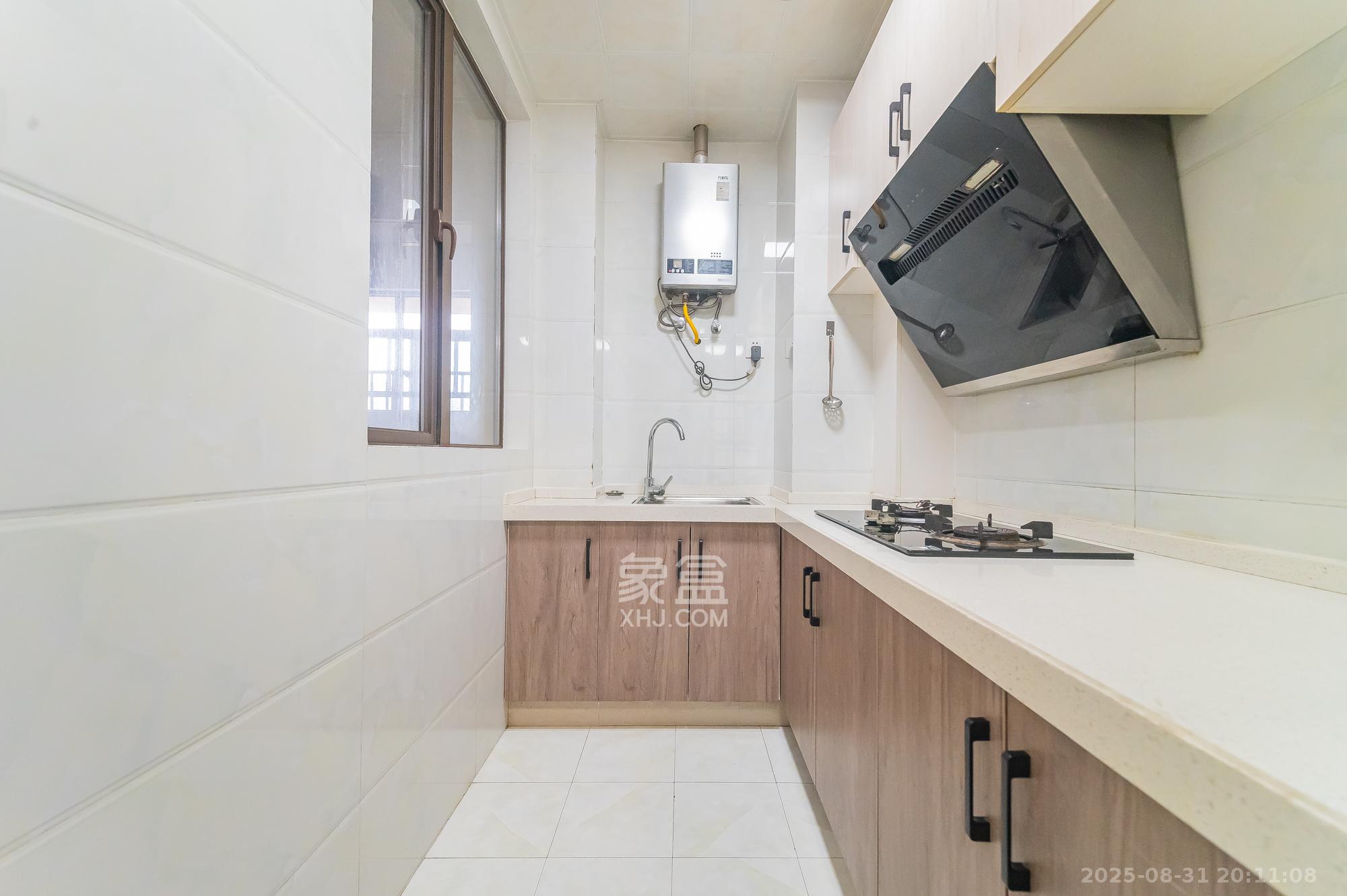 华润置地广场二期 3室2厅1卫 71.8万 华润置地广场二期 3室2厅1卫 71.8万厨房