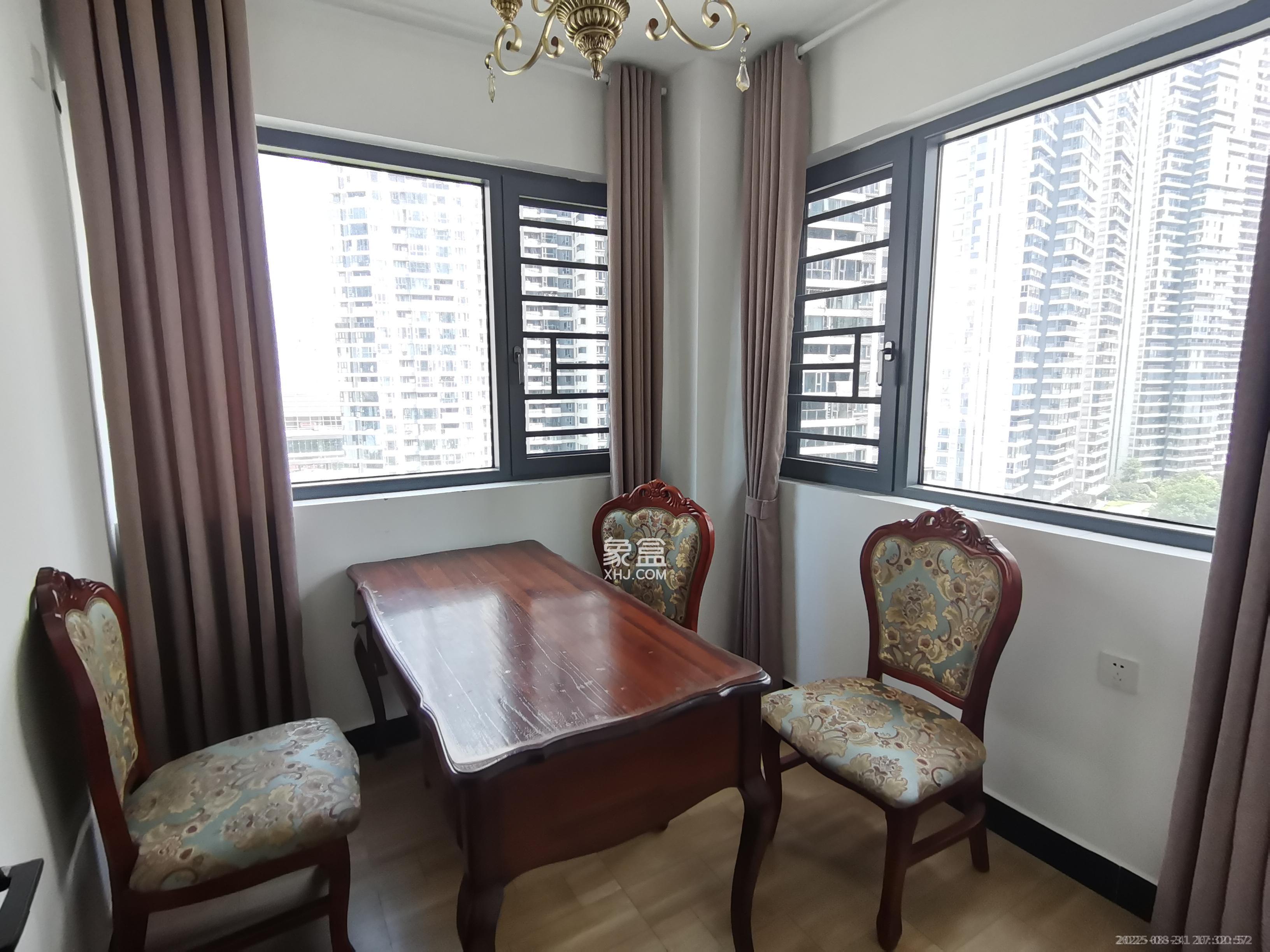 保利天禧D区  4室2厅2卫    3700.0元/月室内图