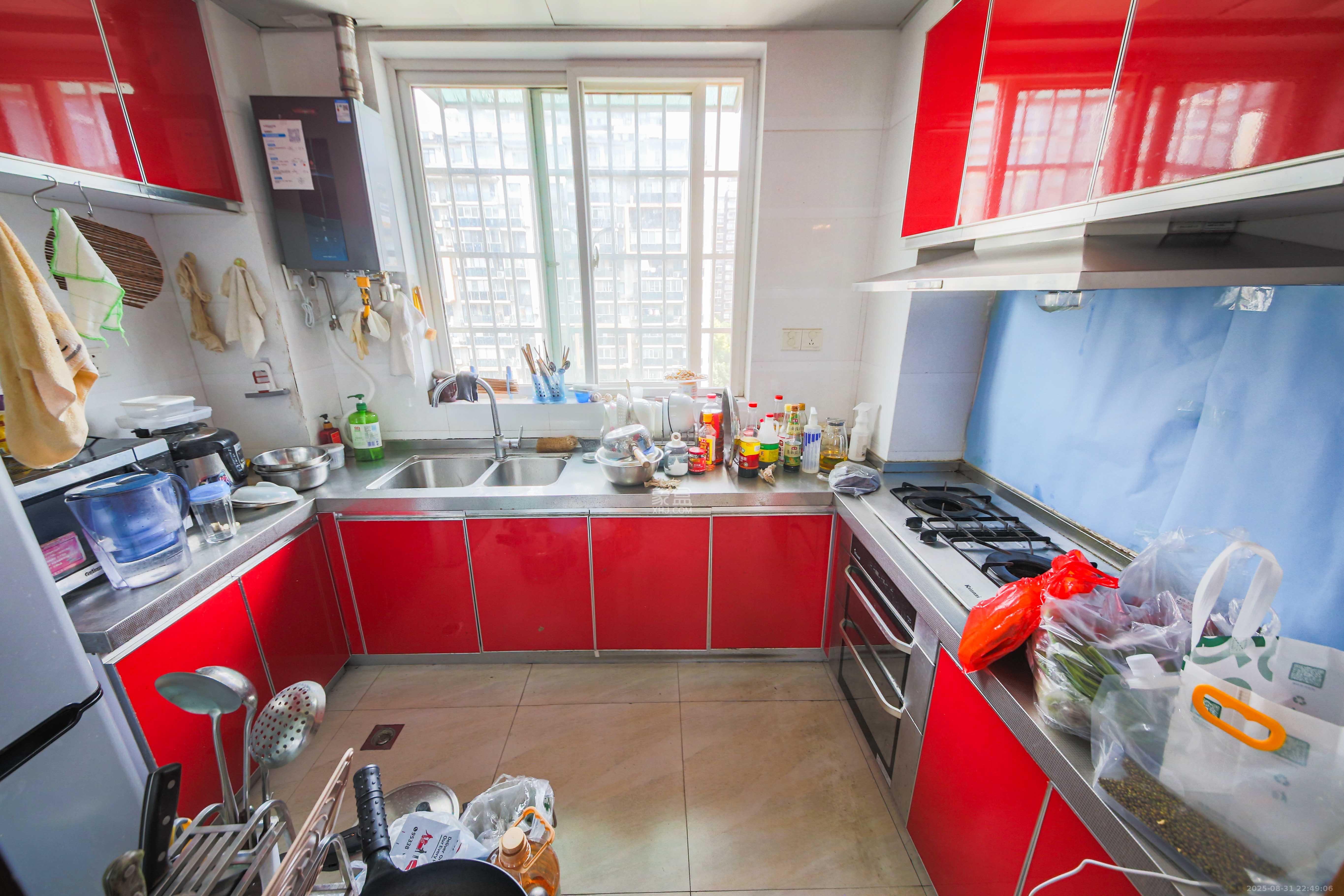 申奥美域  3室2厅2卫    110.0万厨房