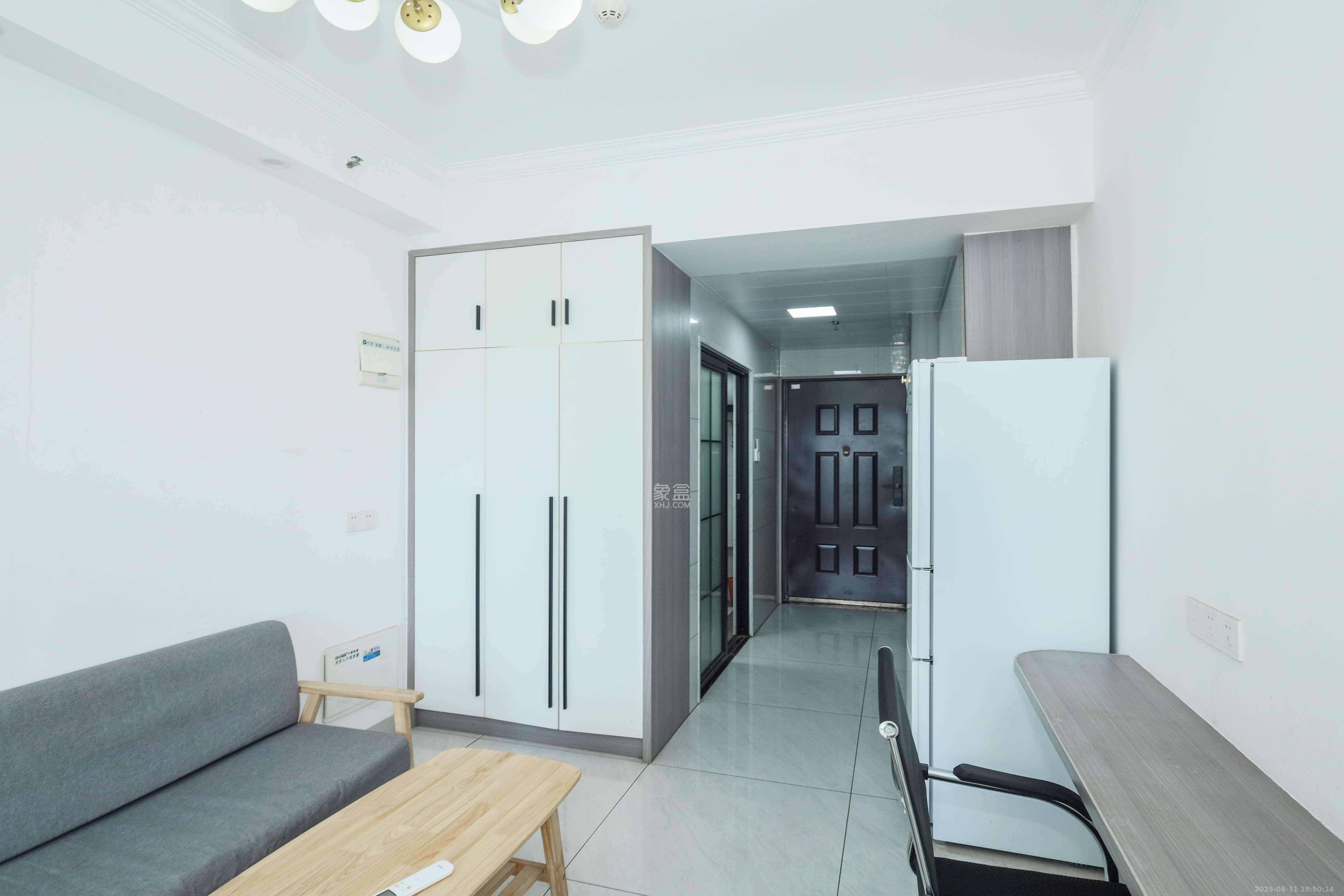 保利麓谷林语I区  1室1厅1卫    24.0万客厅