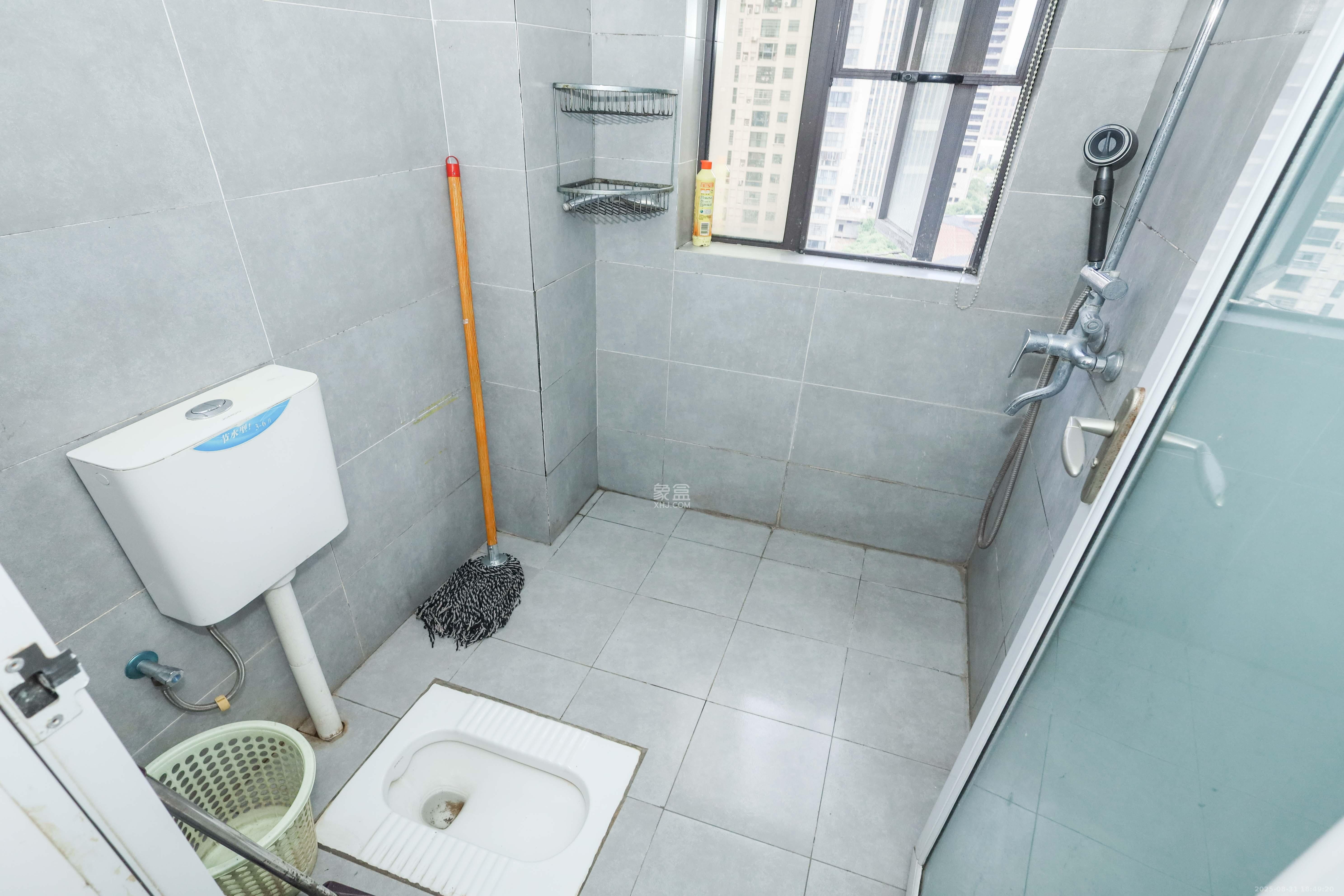 麓谷星辰  2室1厅1卫    72.0万卫生间