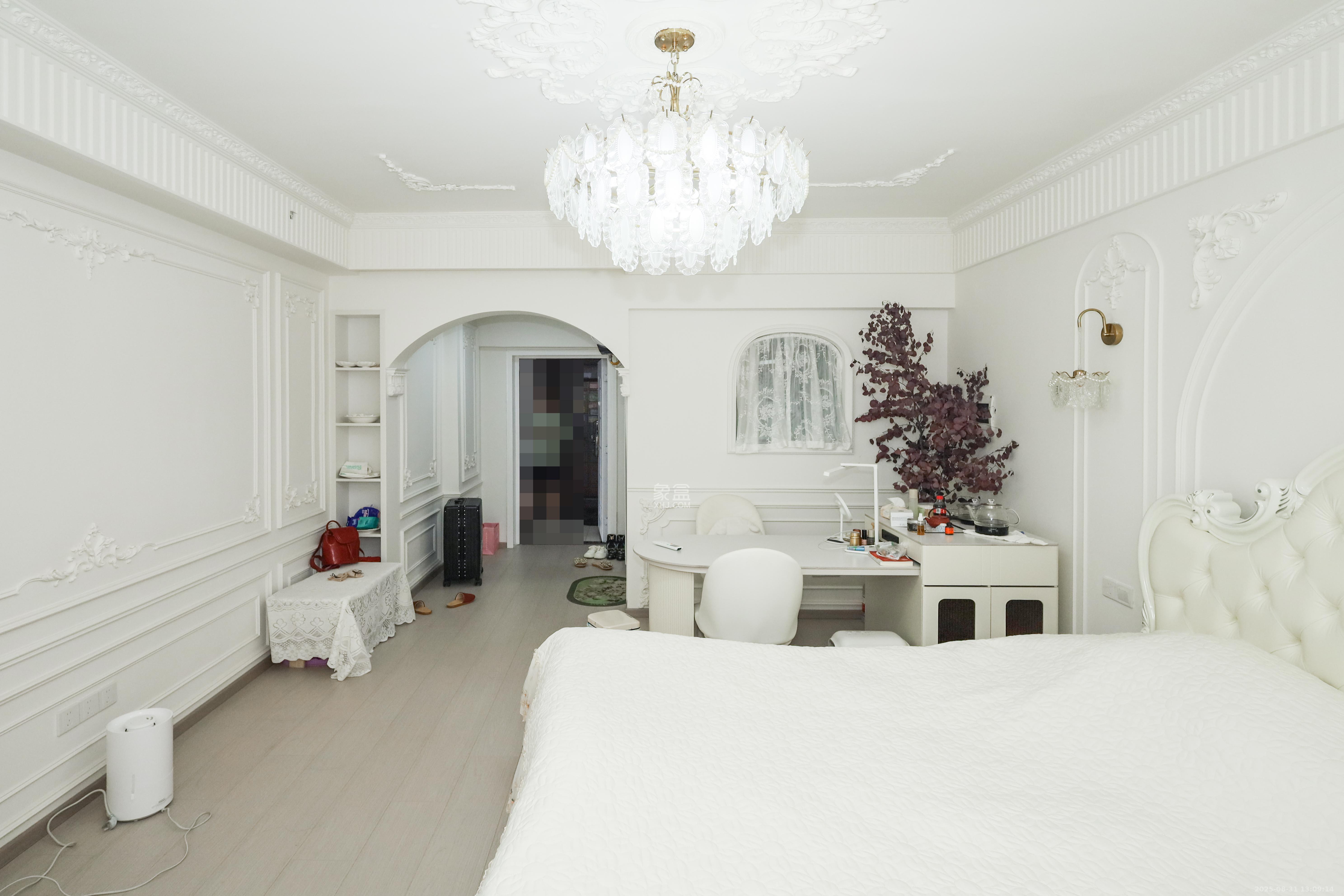 罗马国际公寓  1室1厅1卫    35.0万 罗马国际公寓  1室1厅1卫    35.0万卧室