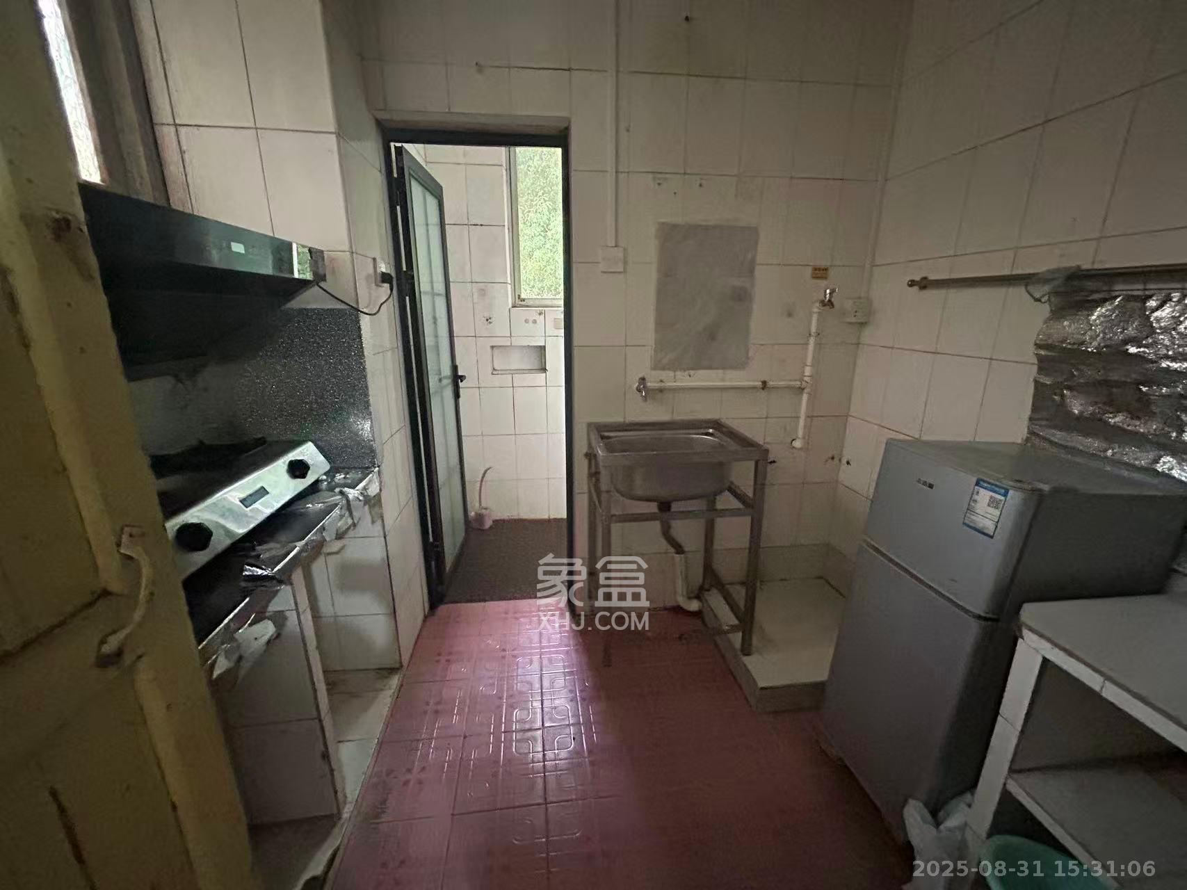 四星客车厂(四星小区) 2室1厅1卫 1100.0元/月 四星客车厂(四星小区) 2室1厅1卫 1100.0元/月室内图