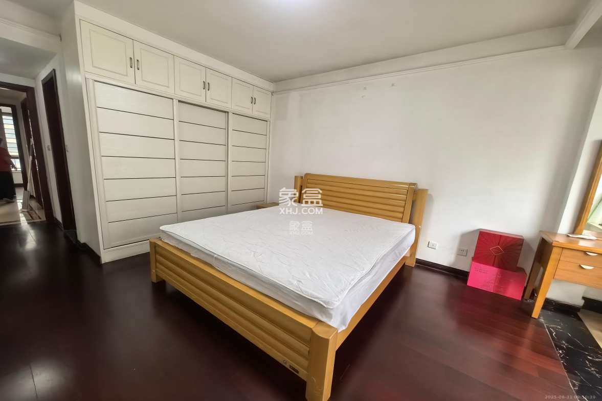 中海国际二期  4室2厅2卫    2400.0元/月 中海国际二期  4室2厅2卫    2400.0元/月室内图