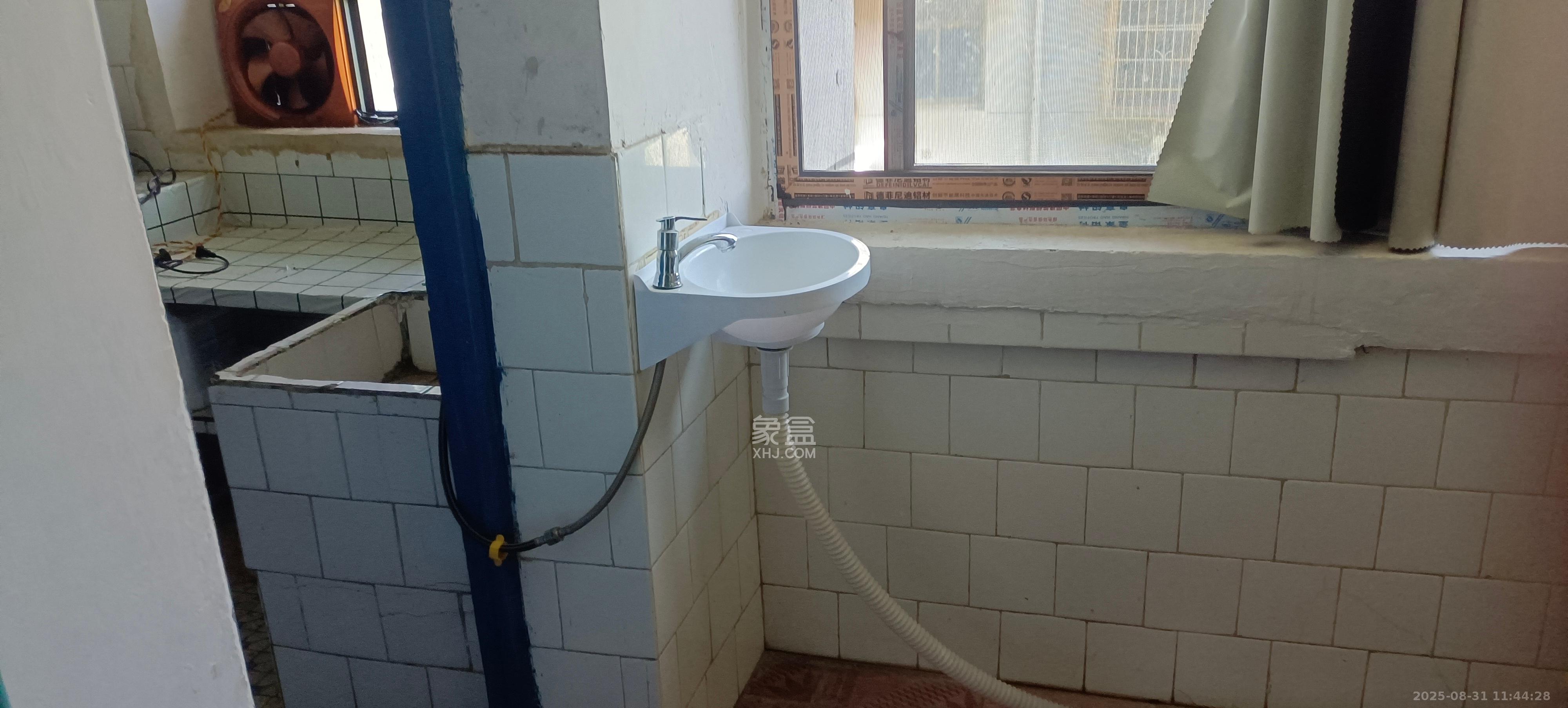 变压器厂宿舍  2室1厅1卫    1000.0元/月 变压器厂宿舍  2室1厅1卫    1000.0元/月室内图