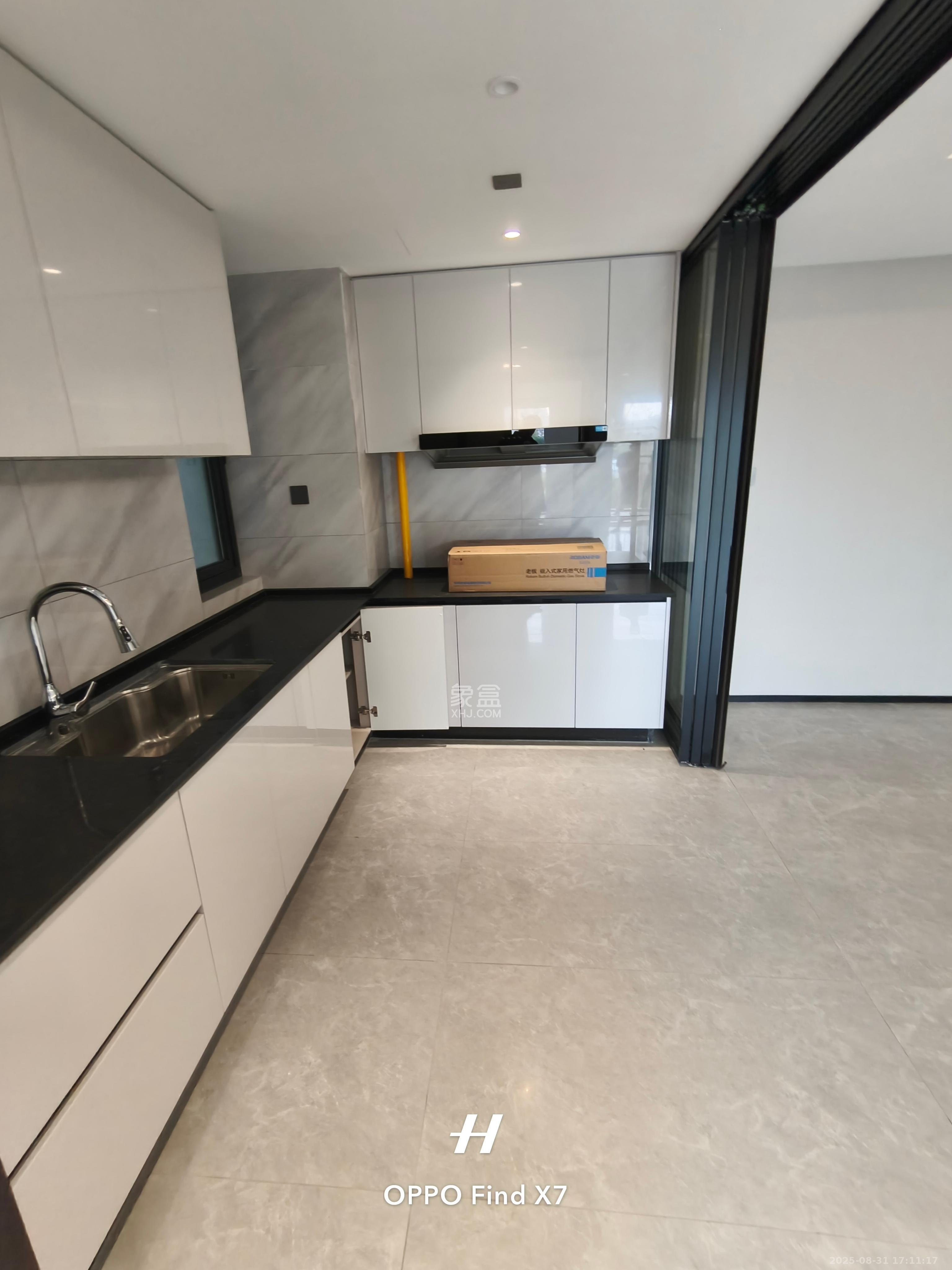 轨道万科璞悦湾  3室2厅2卫    4500.0元/月 轨道万科璞悦湾  3室2厅2卫    4500.0元/月室内图