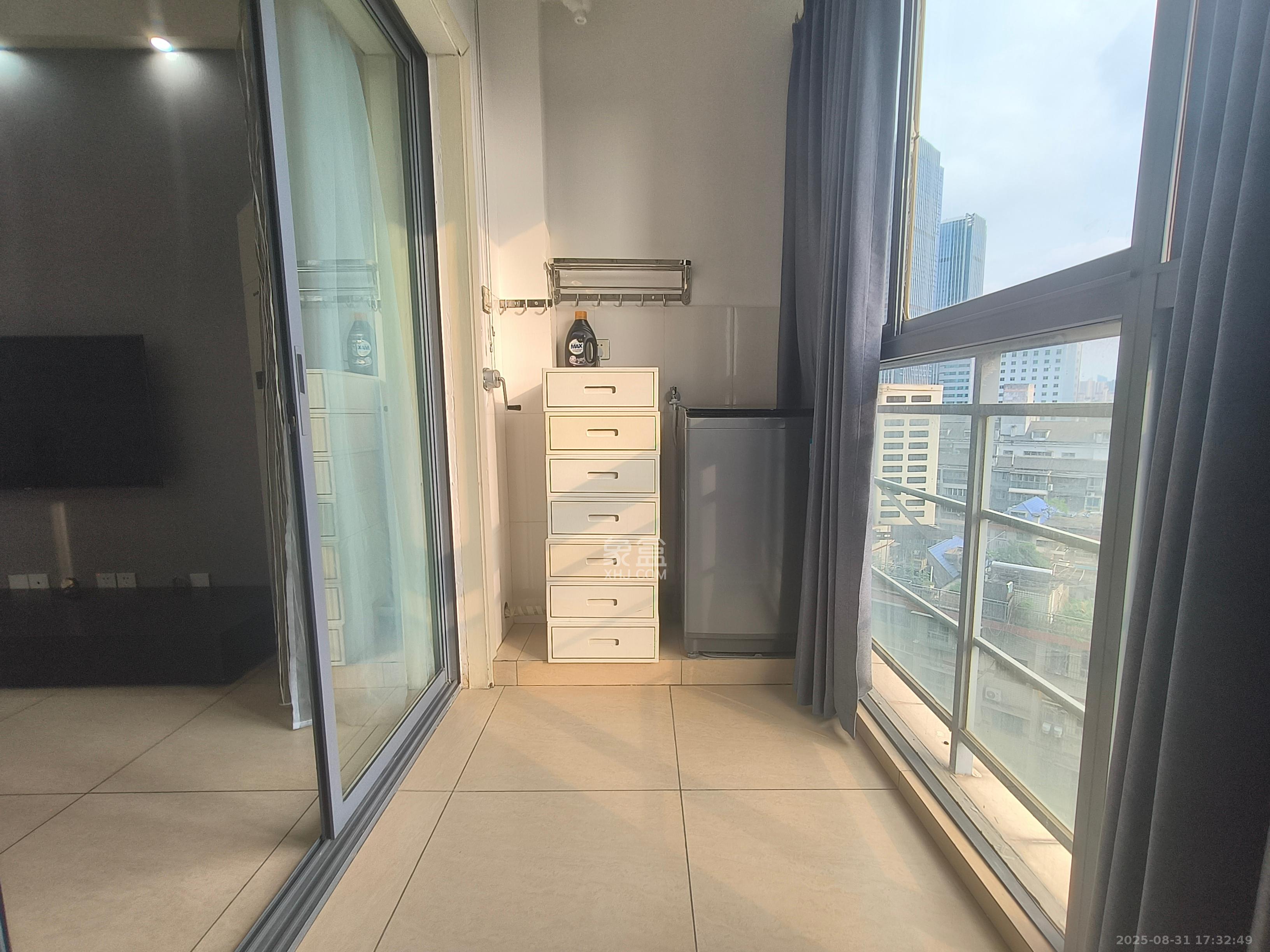 银港水晶城  2室2厅1卫   2500.00元/月室内图