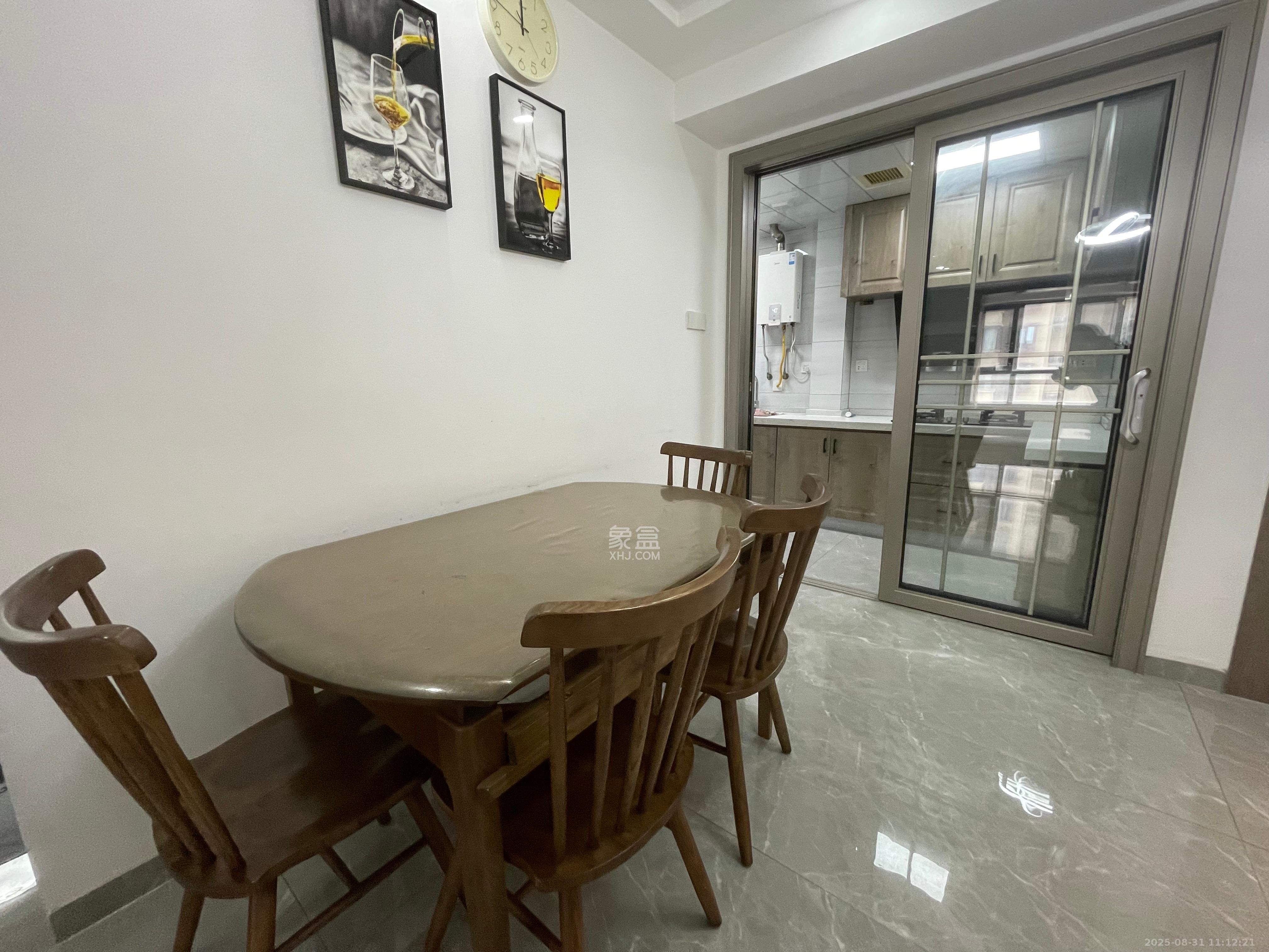 山语城三期  3室2厅1卫    2300.0元/月 山语城三期  3室2厅1卫    2300.0元/月室内图