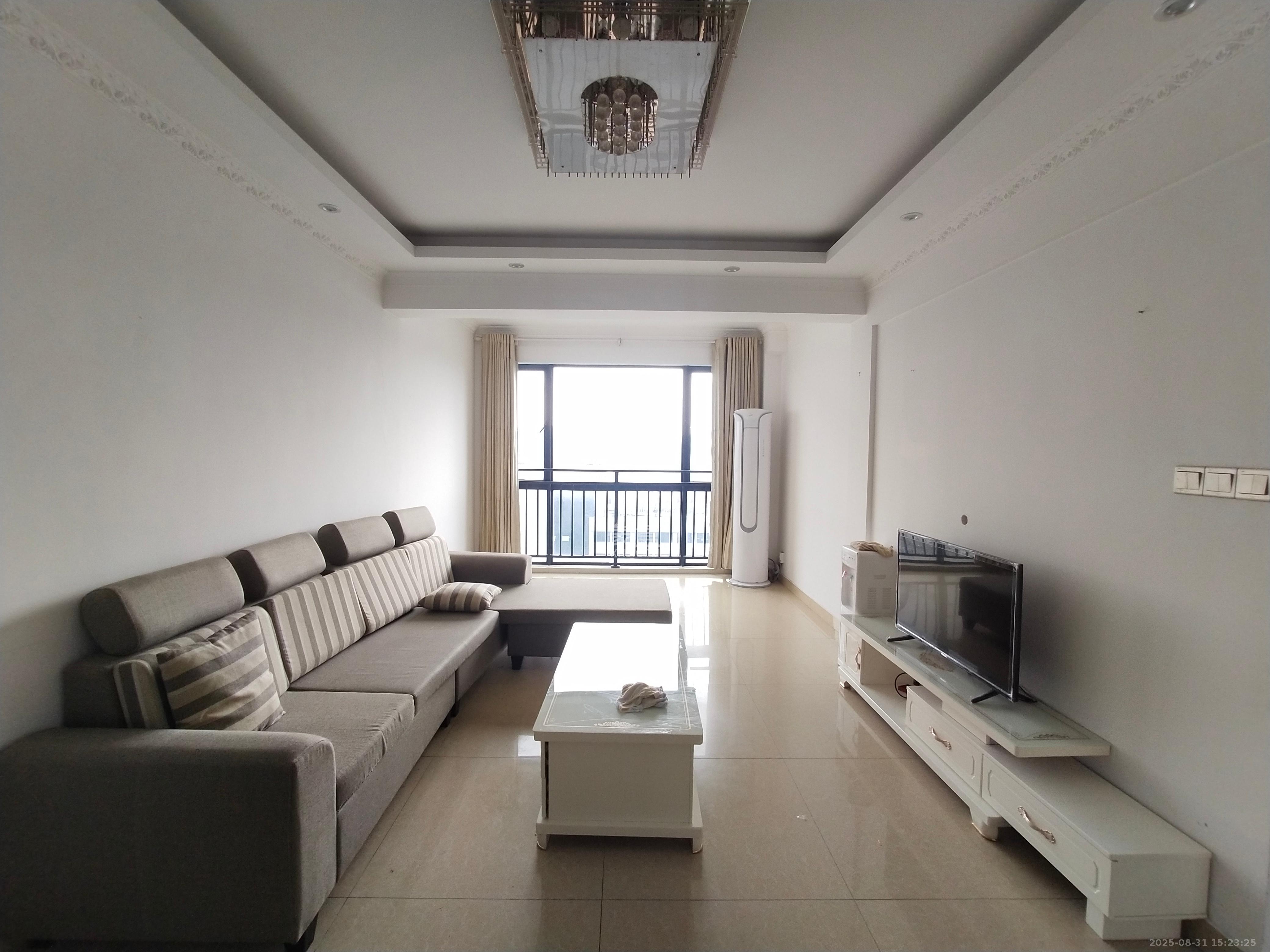 地华梅溪湖畔  1室2厅1卫    1200.0元/月 地华梅溪湖畔  1室2厅1卫    1200.0元/月室内图