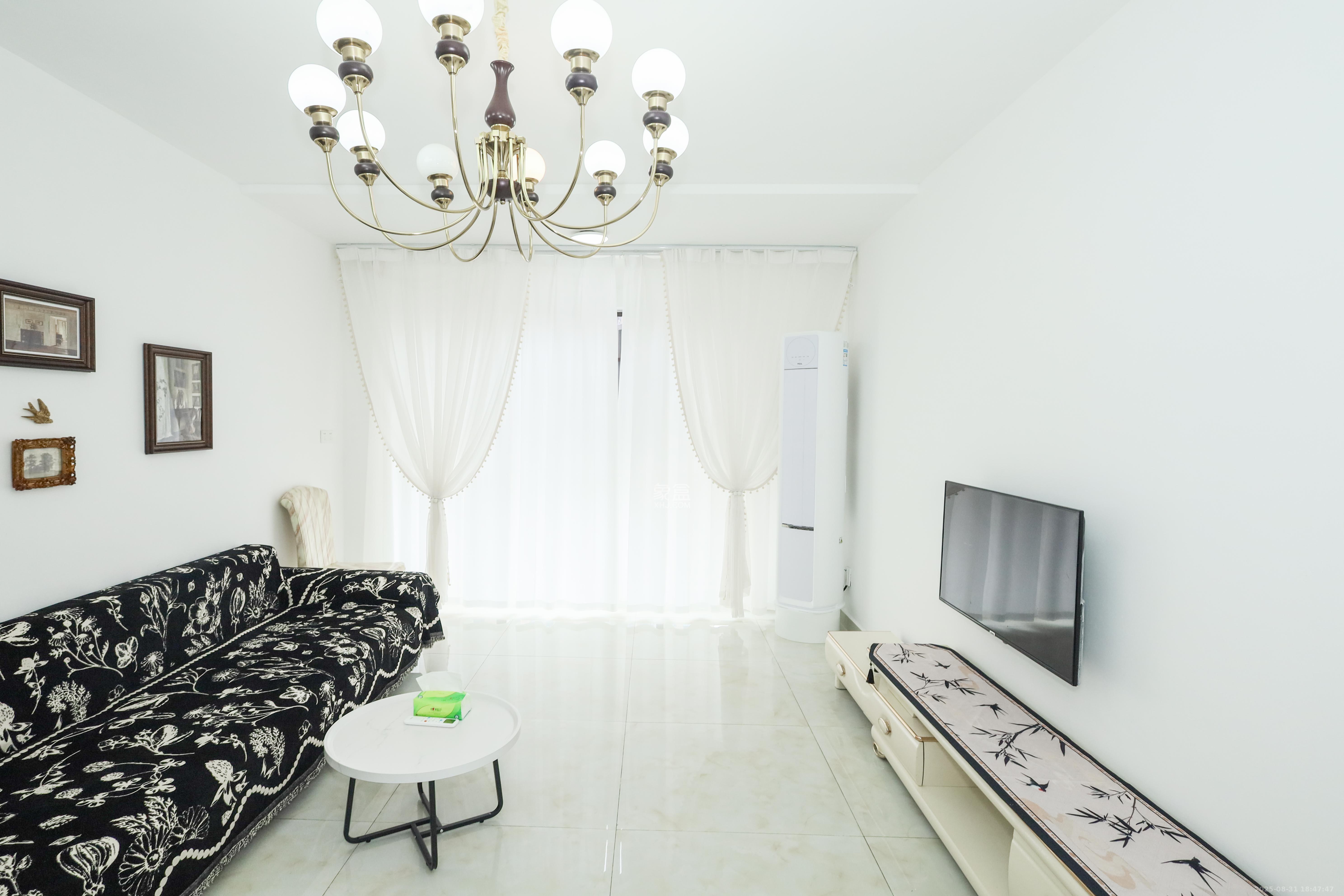 梅溪鑫苑名家  3室2厅1卫    120.0万 梅溪鑫苑名家  3室2厅1卫    120.0万客厅