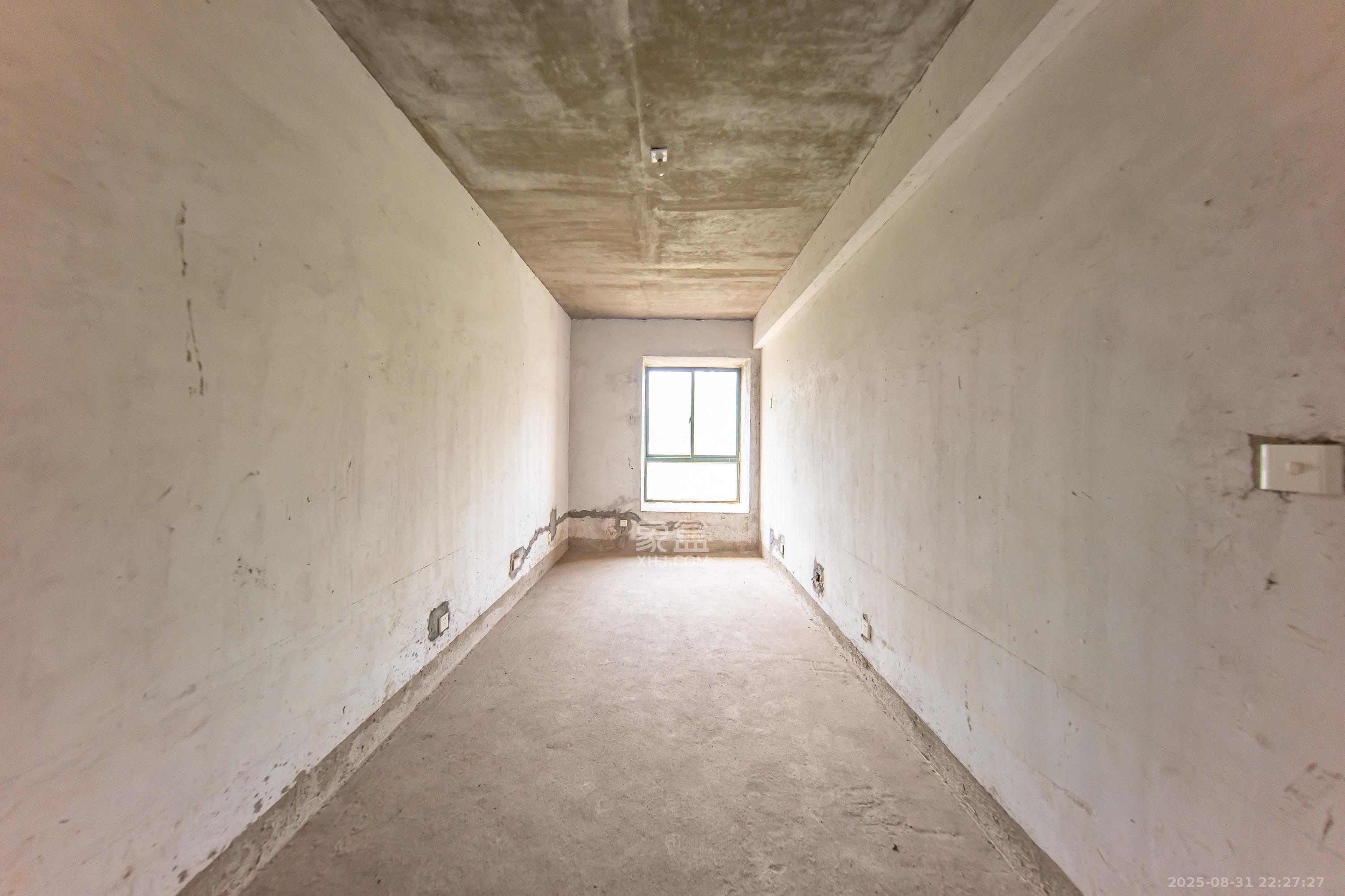 卓越麓山别墅(麓山峰境产权麓山花苑)  4室2厅3卫    208.0万 卓越麓山别墅(麓山峰境产权麓山花苑)  4室2厅3卫    208.0万卧室