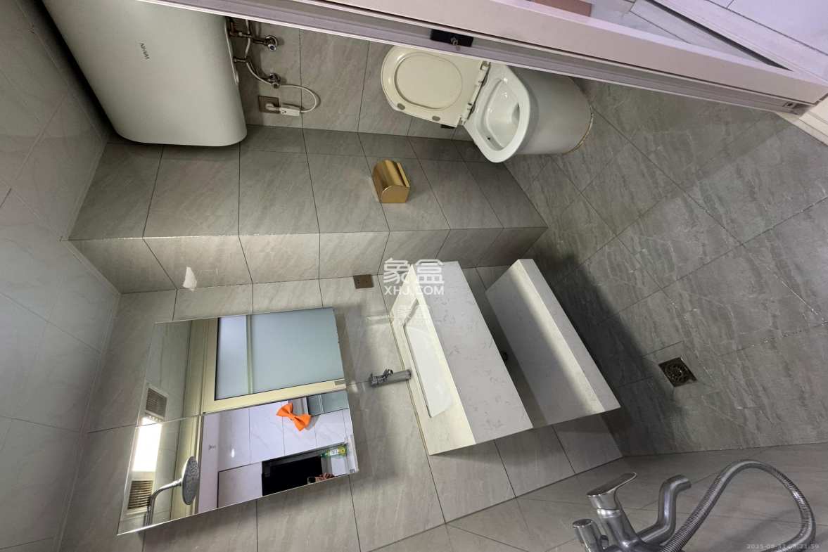 芙蓉万国城MOMA(卓越汇富苑)  1室1厅1卫    1900.0元/月 芙蓉万国城MOMA(卓越汇富苑)  1室1厅1卫    1900.0元/月室内图