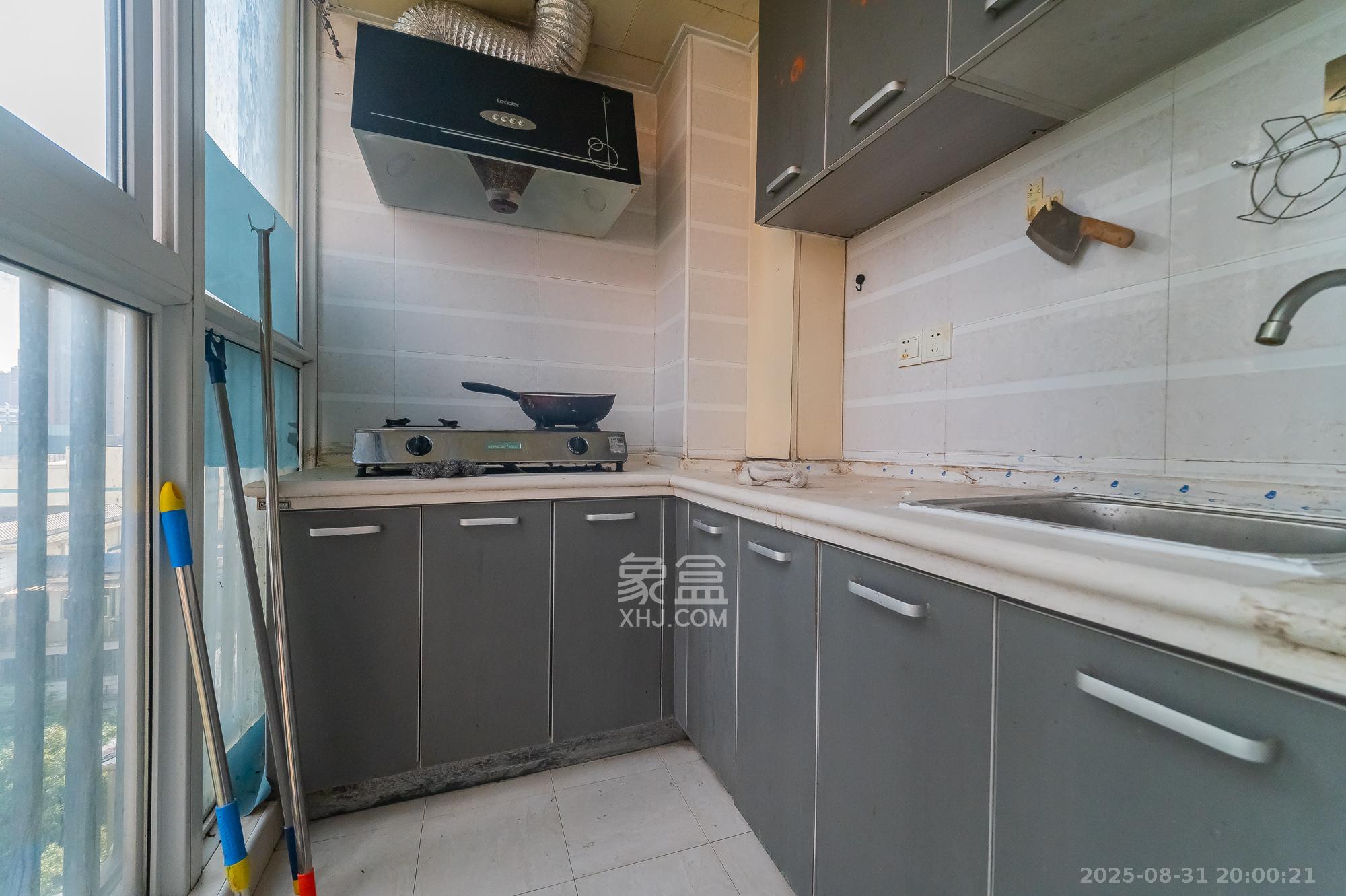 开源鑫景  1室1厅1卫    20.0万 开源鑫景  1室1厅1卫    20.0万厨房