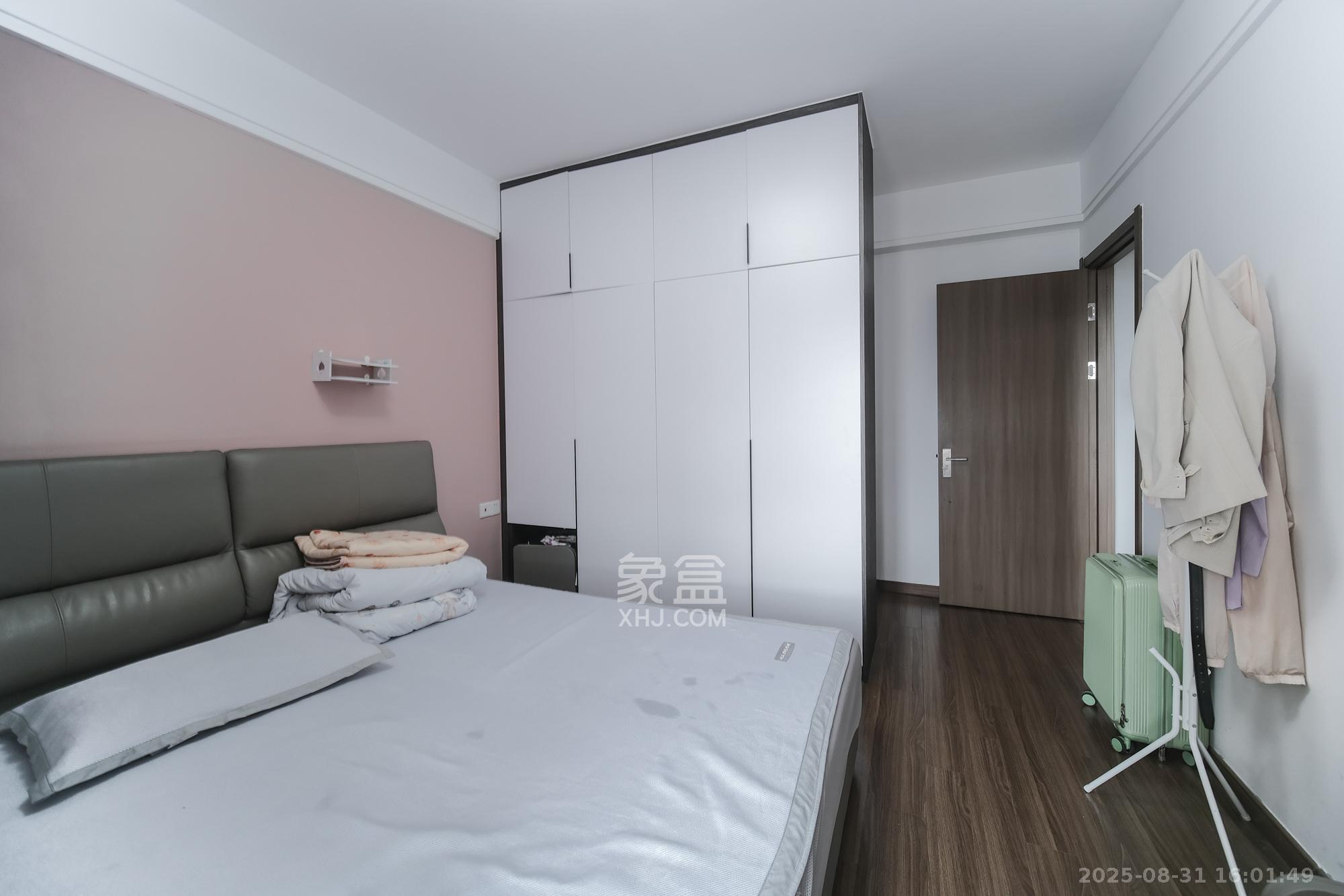 保利香槟国际 4室2厅2卫 110.0万 保利香槟国际 4室2厅2卫 110.0万卧室