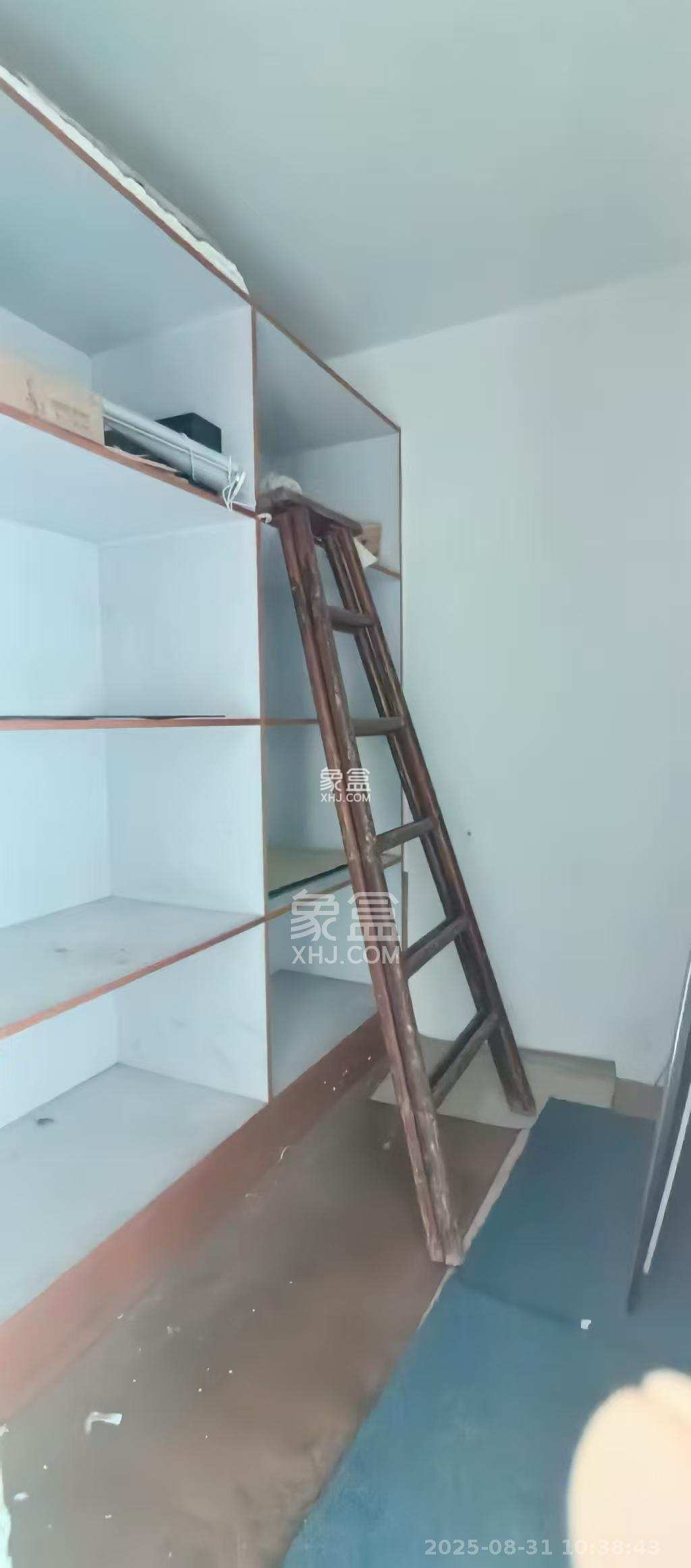 欣胜园  4室2厅2卫    2000.0元/月 欣胜园  4室2厅2卫    2000.0元/月室内图1