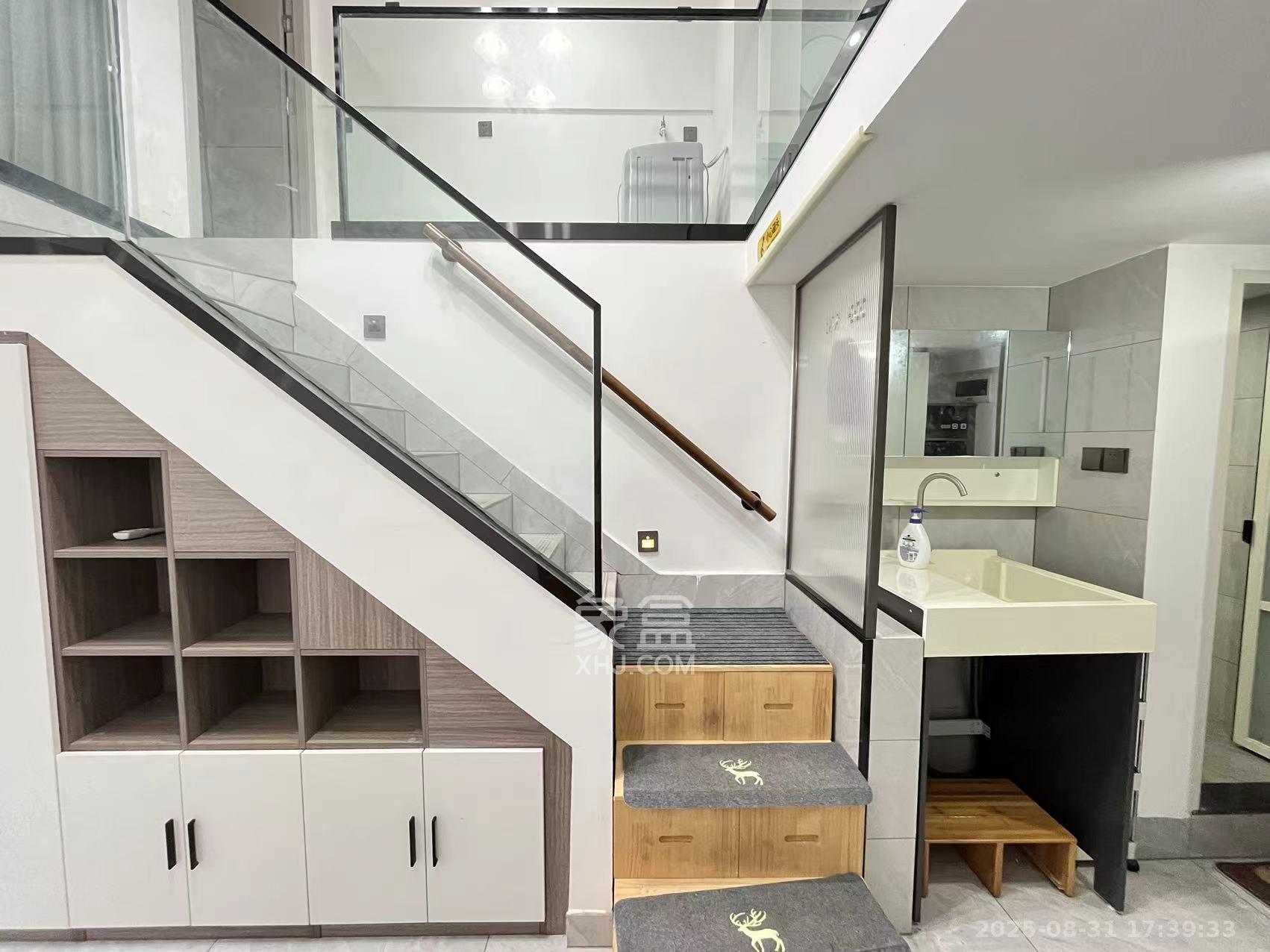 龙湖新壹城 2室1厅2卫 2200.0元/月 龙湖新壹城 2室1厅2卫 2200.0元/月室内图