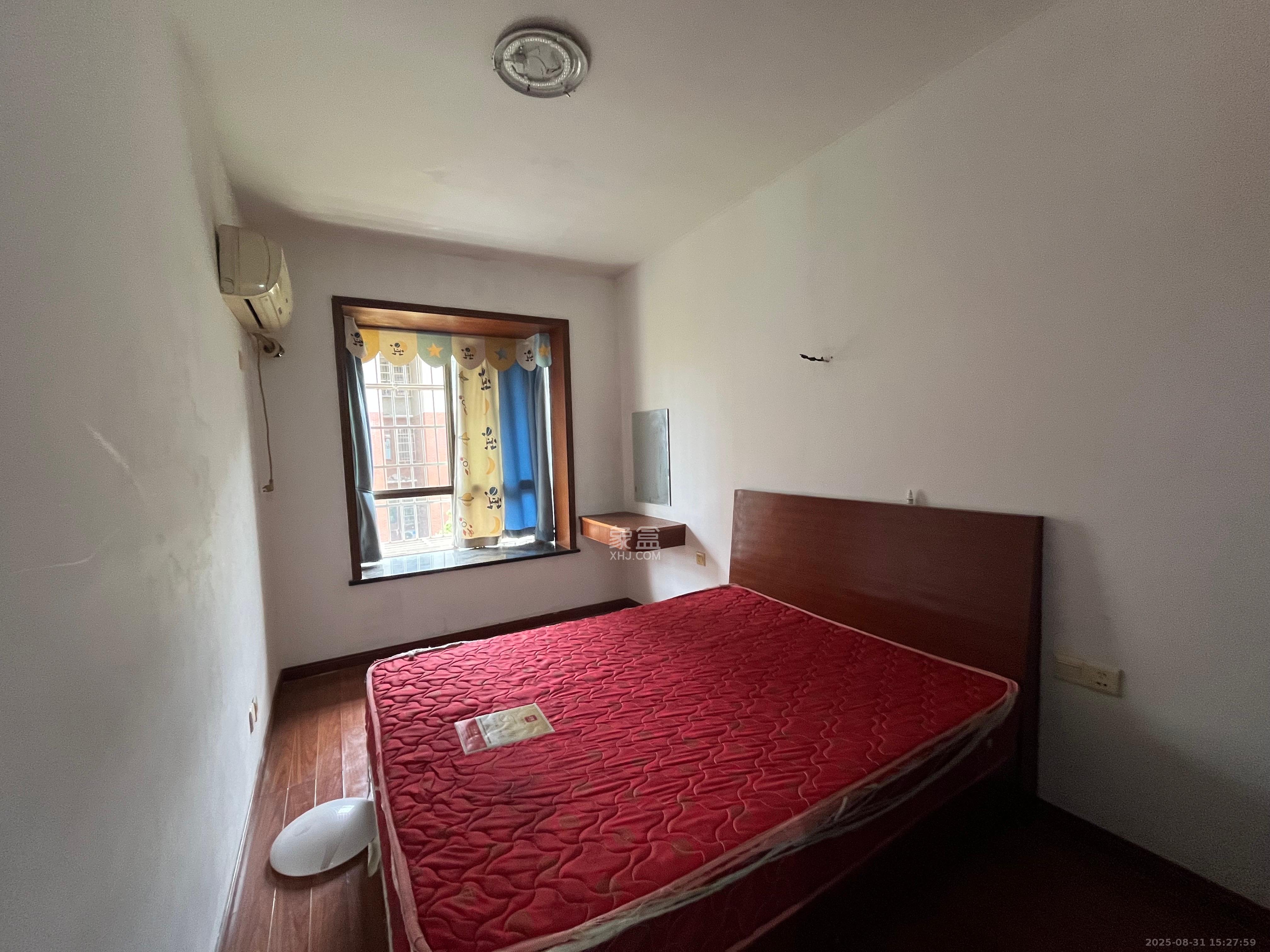 莲湖汽配城 4室2厅2卫 2000.0元/月 莲湖汽配城 4室2厅2卫 2000.0元/月室内图