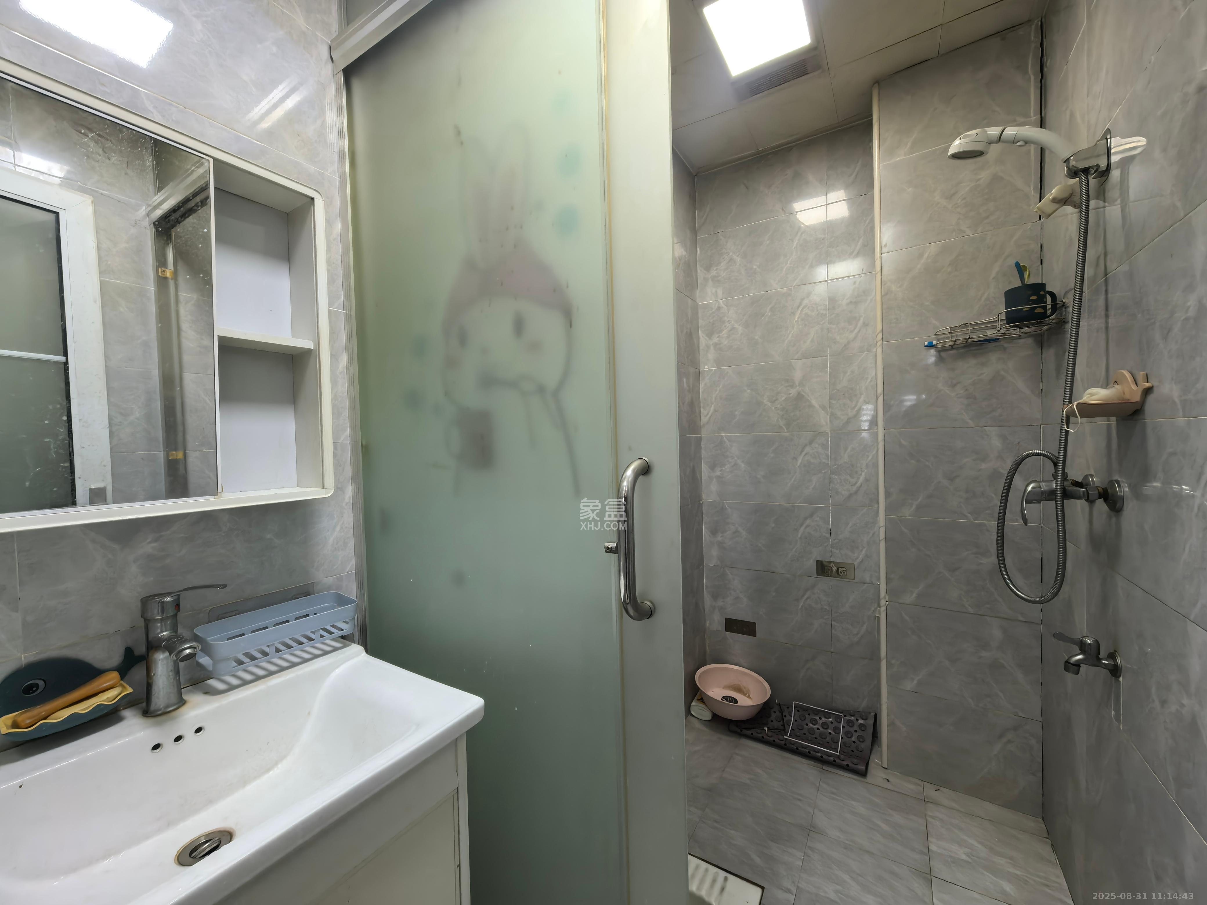 辉宏橄榄城  1室0厅0卫    1500.0元/月 辉宏橄榄城  1室0厅0卫    1500.0元/月室内图