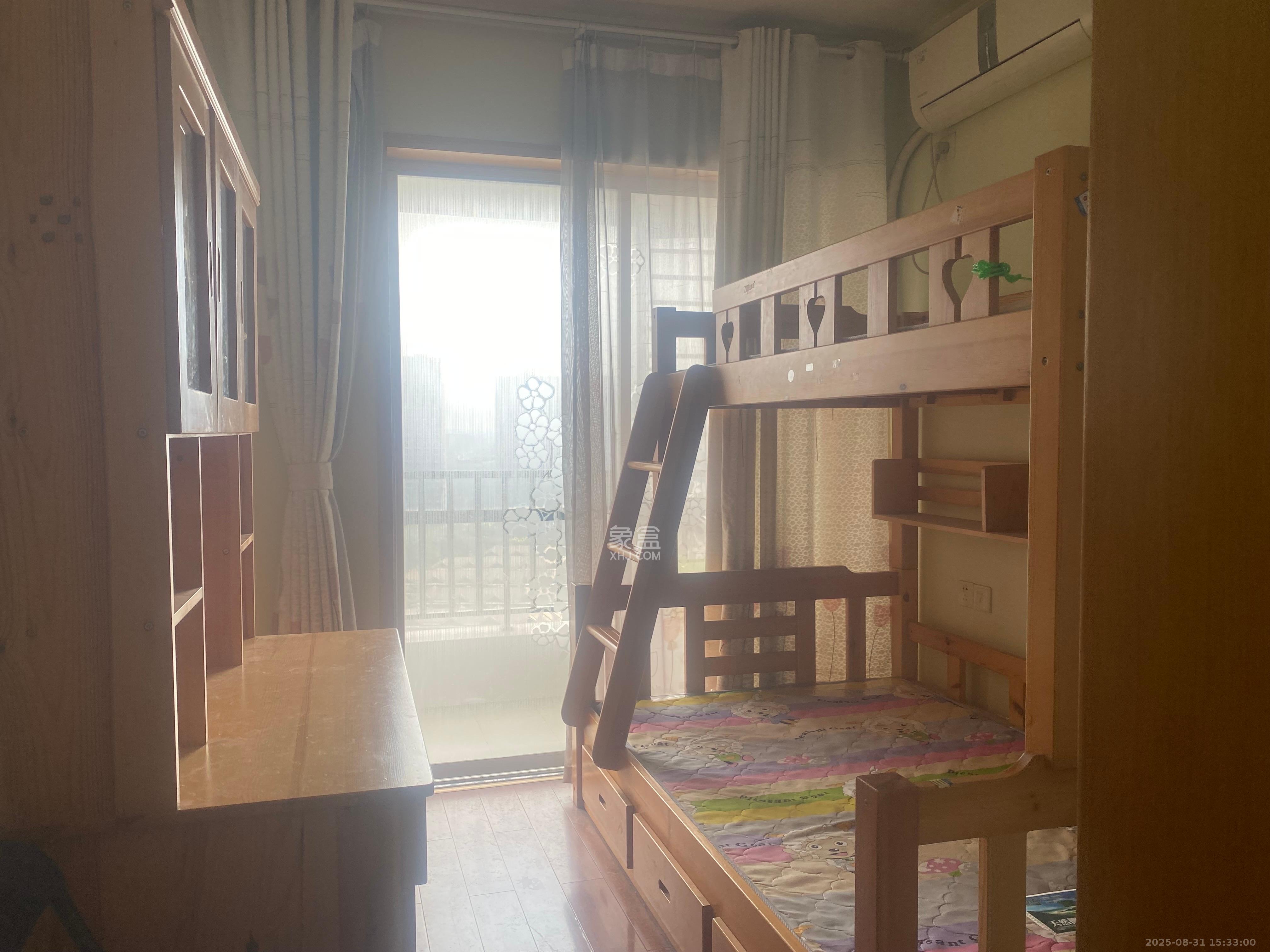 和庄  3室2厅2卫    2000.0元/月室内图