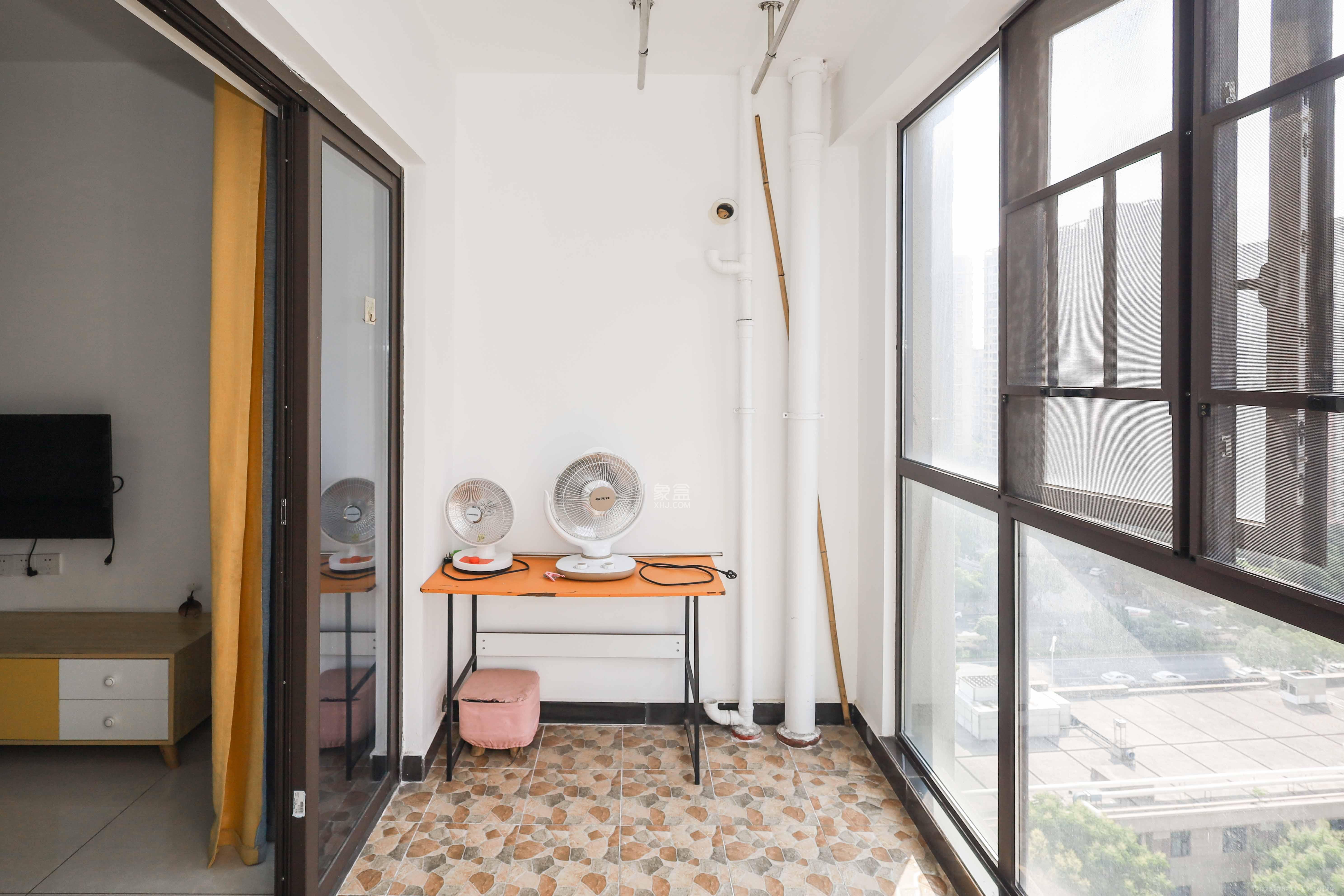 梅溪盛荟  3室2厅1卫    99.8万阳台