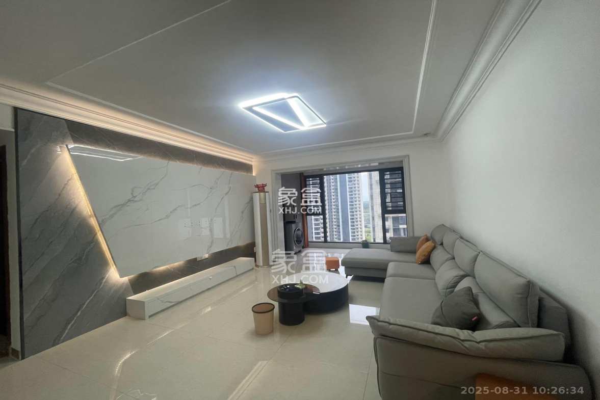 恒大文化旅游城B区  4室2厅2卫    2500.0元/月 恒大文化旅游城B区  4室2厅2卫    2500.0元/月室内图