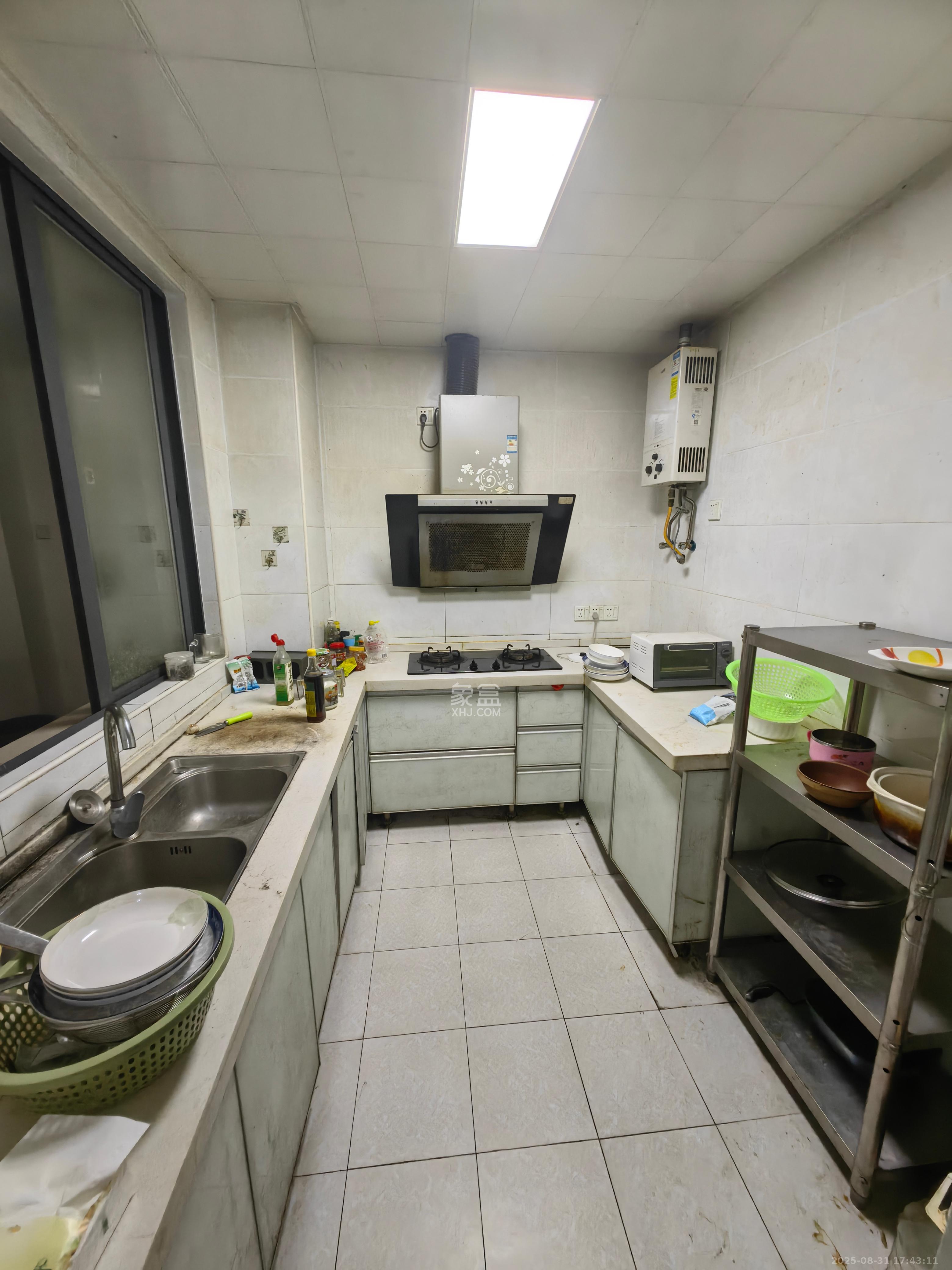 中建芙蓉嘉苑  3室2厅1卫    2300.0元/月 中建芙蓉嘉苑  3室2厅1卫    2300.0元/月室内图