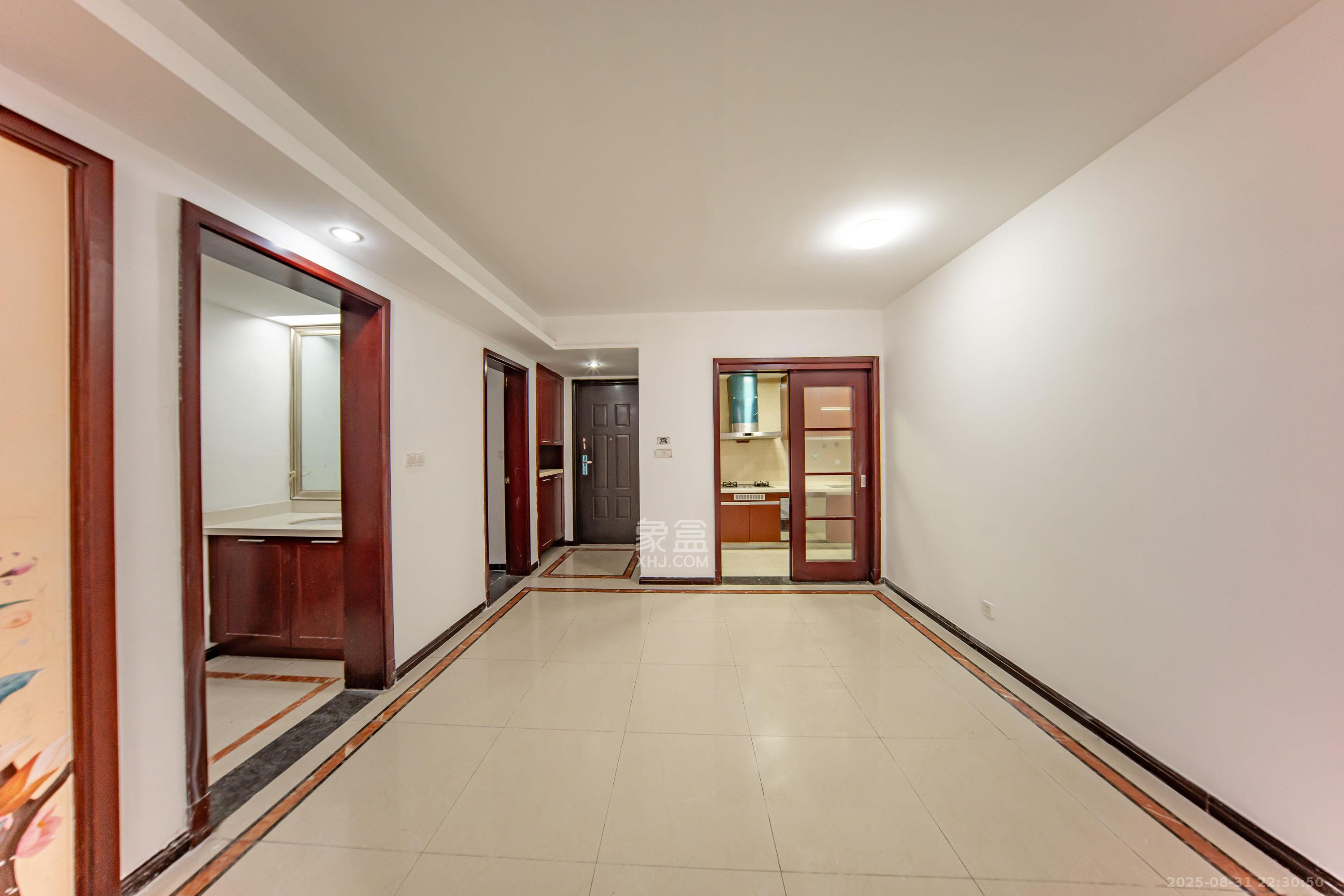 中海国际二期 3室2厅1卫 65.0万 中海国际二期 3室2厅1卫 65.0万客厅