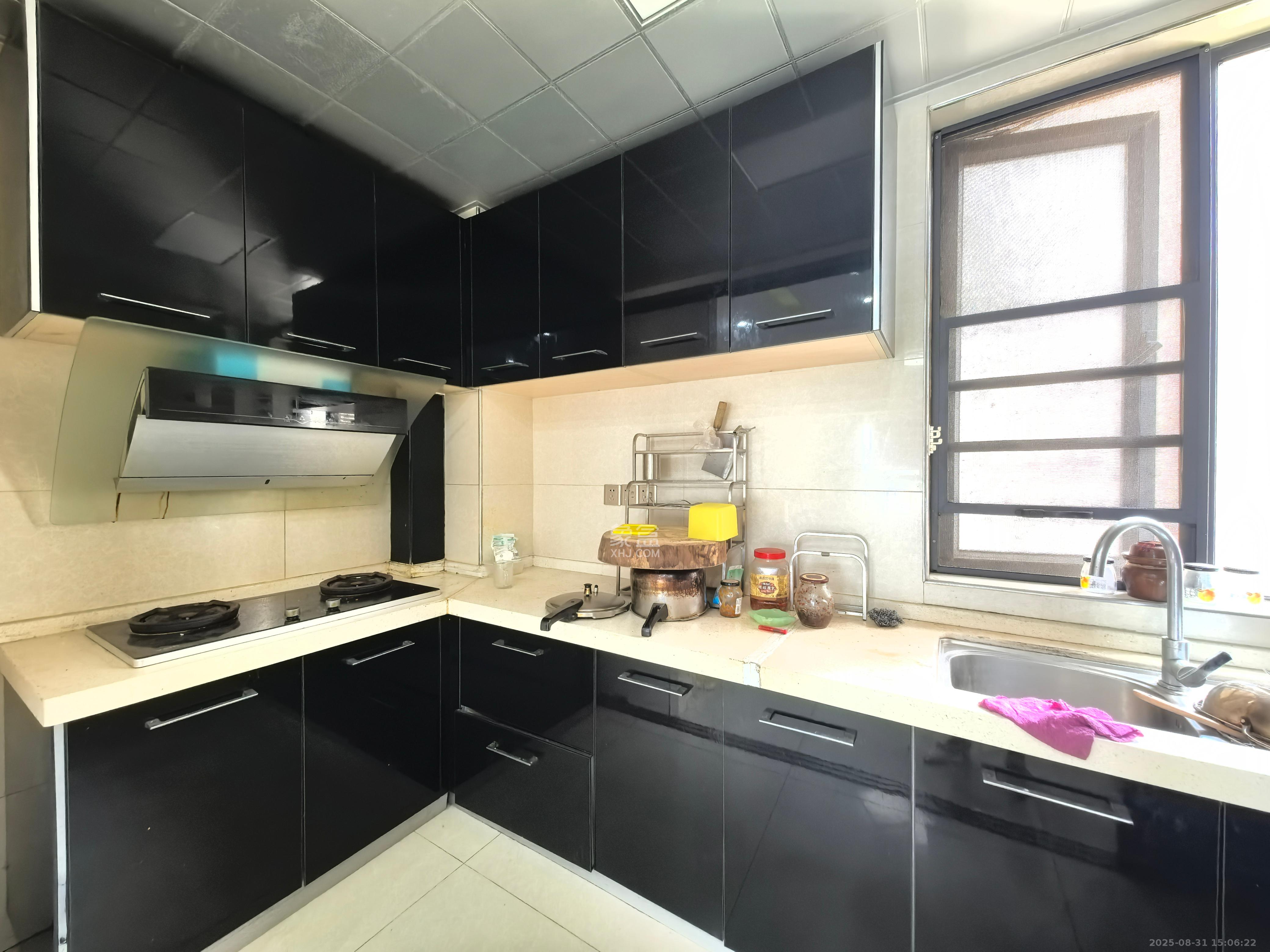 莱茵城  3室2厅2卫    2200.0元/月 莱茵城  3室2厅2卫    2200.0元/月室内图