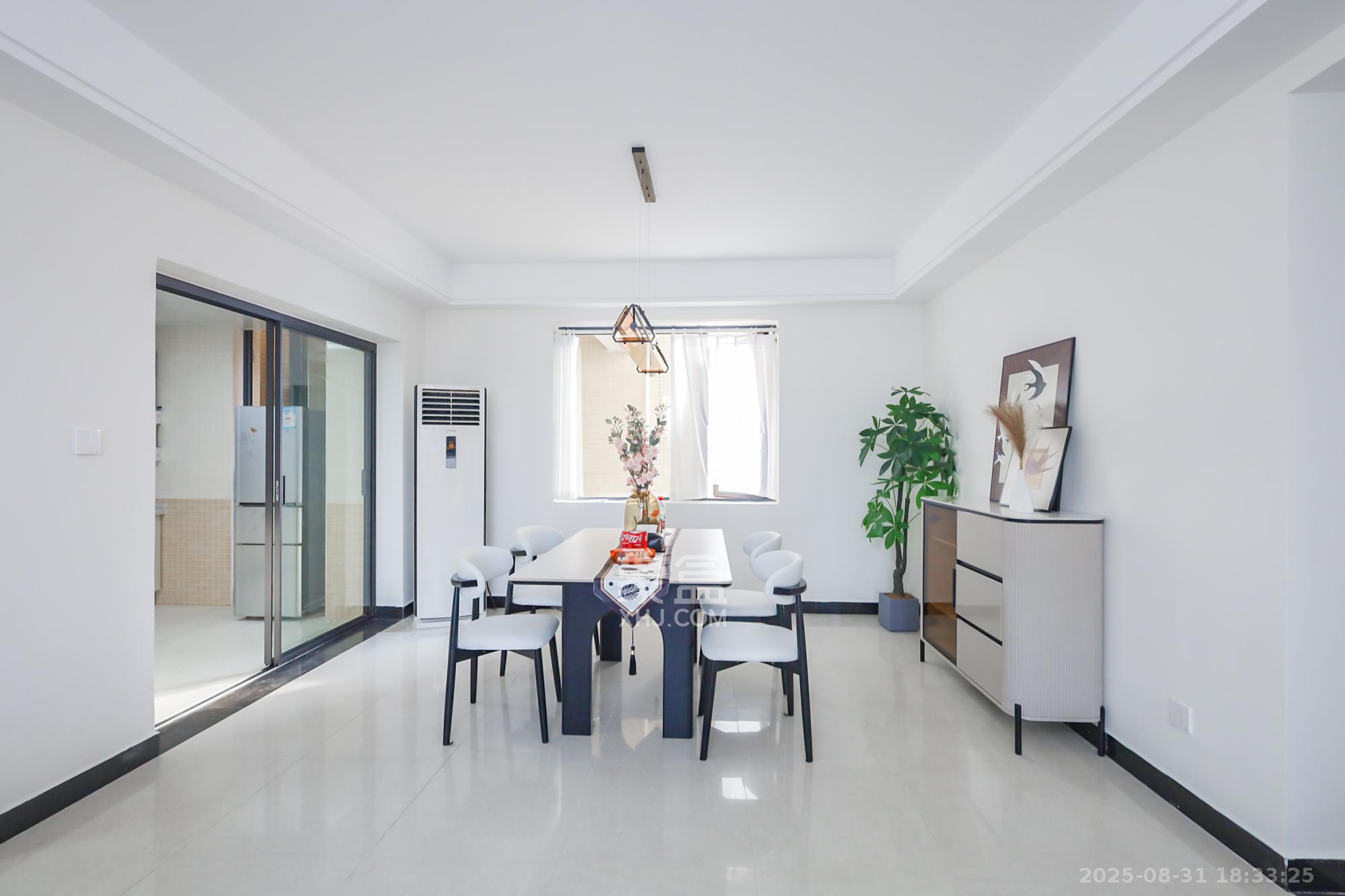 兰亭都荟(璟峰苑) 3室2厅2卫 128.0万 兰亭都荟(璟峰苑) 3室2厅2卫 128.0万其他