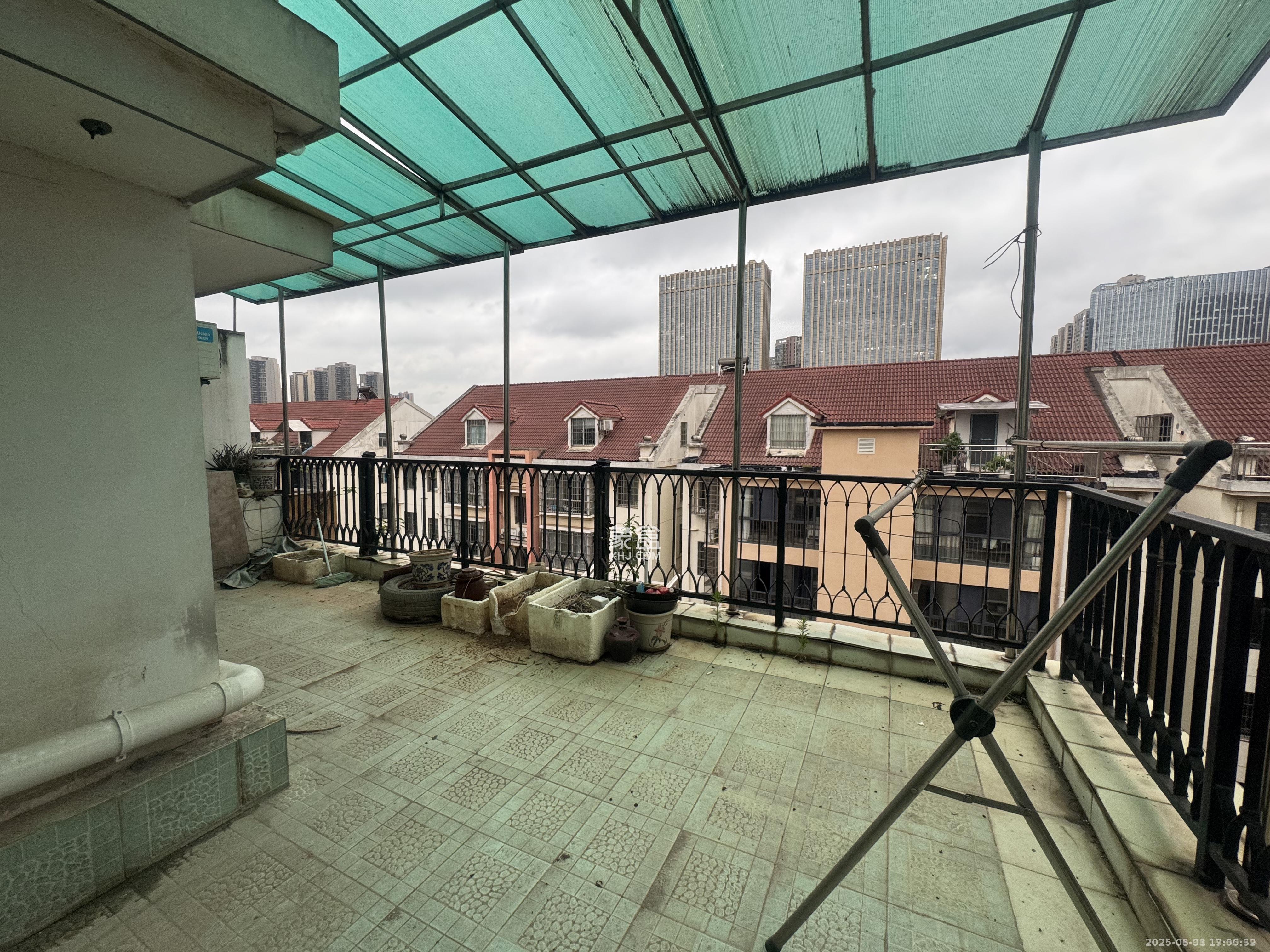 新星小区  3室2厅2卫    2200.0元/月 新星小区  3室2厅2卫    2200.0元/月室内图