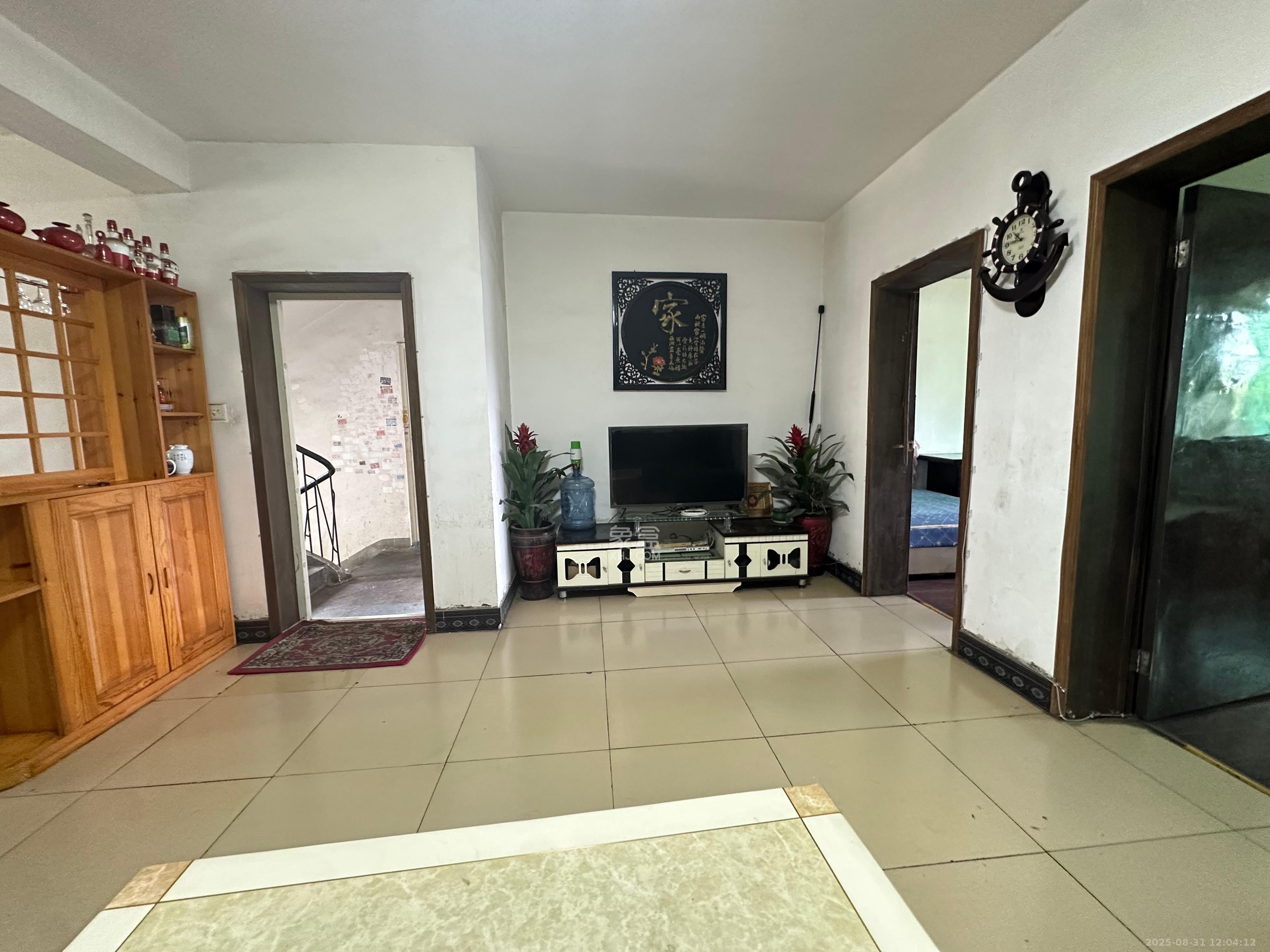 中南汽车世界  2室2厅1卫    1000.0元/月室内图