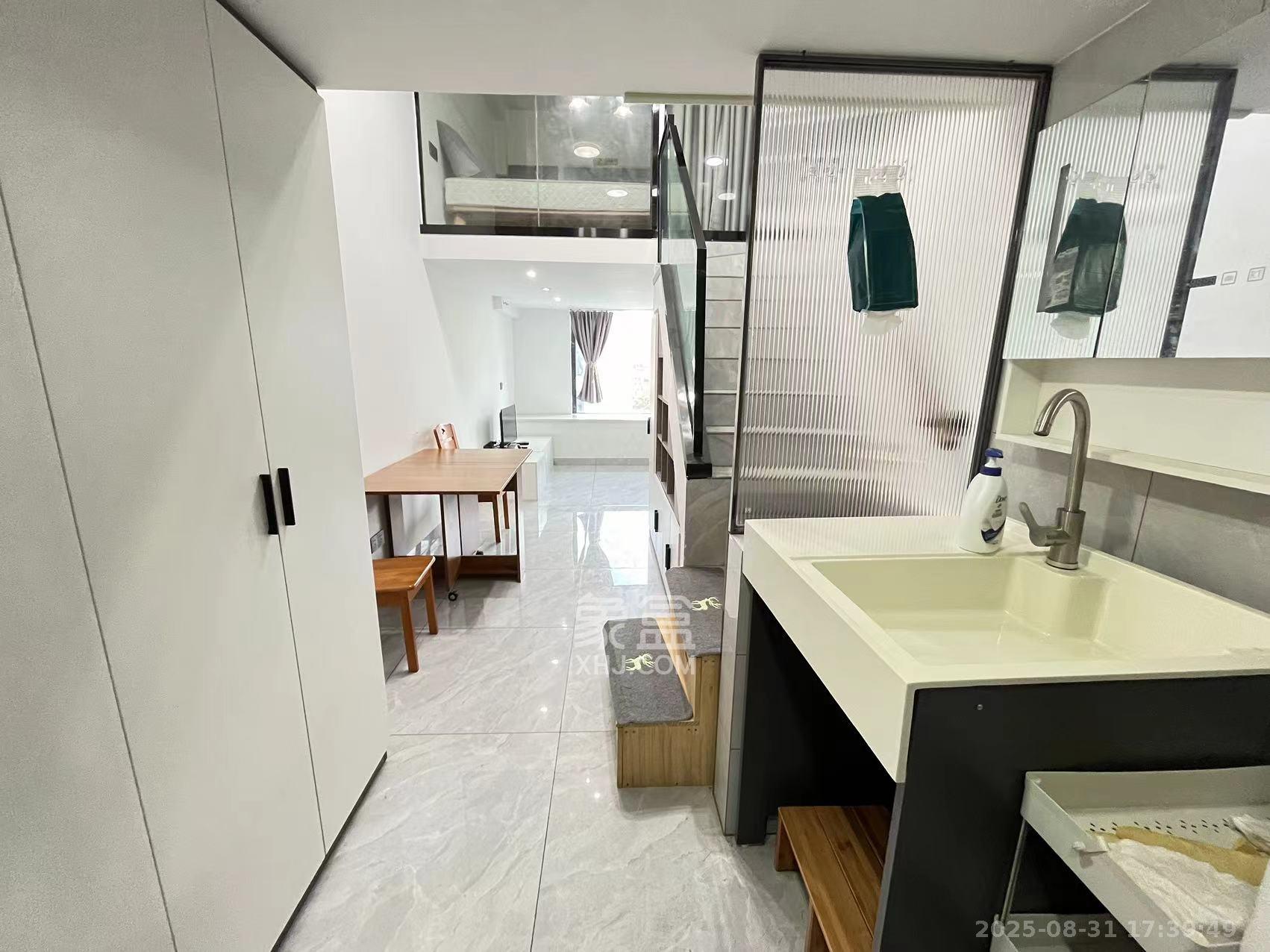 龙湖新壹城 2室1厅2卫 2200.0元/月 龙湖新壹城 2室1厅2卫 2200.0元/月室内图