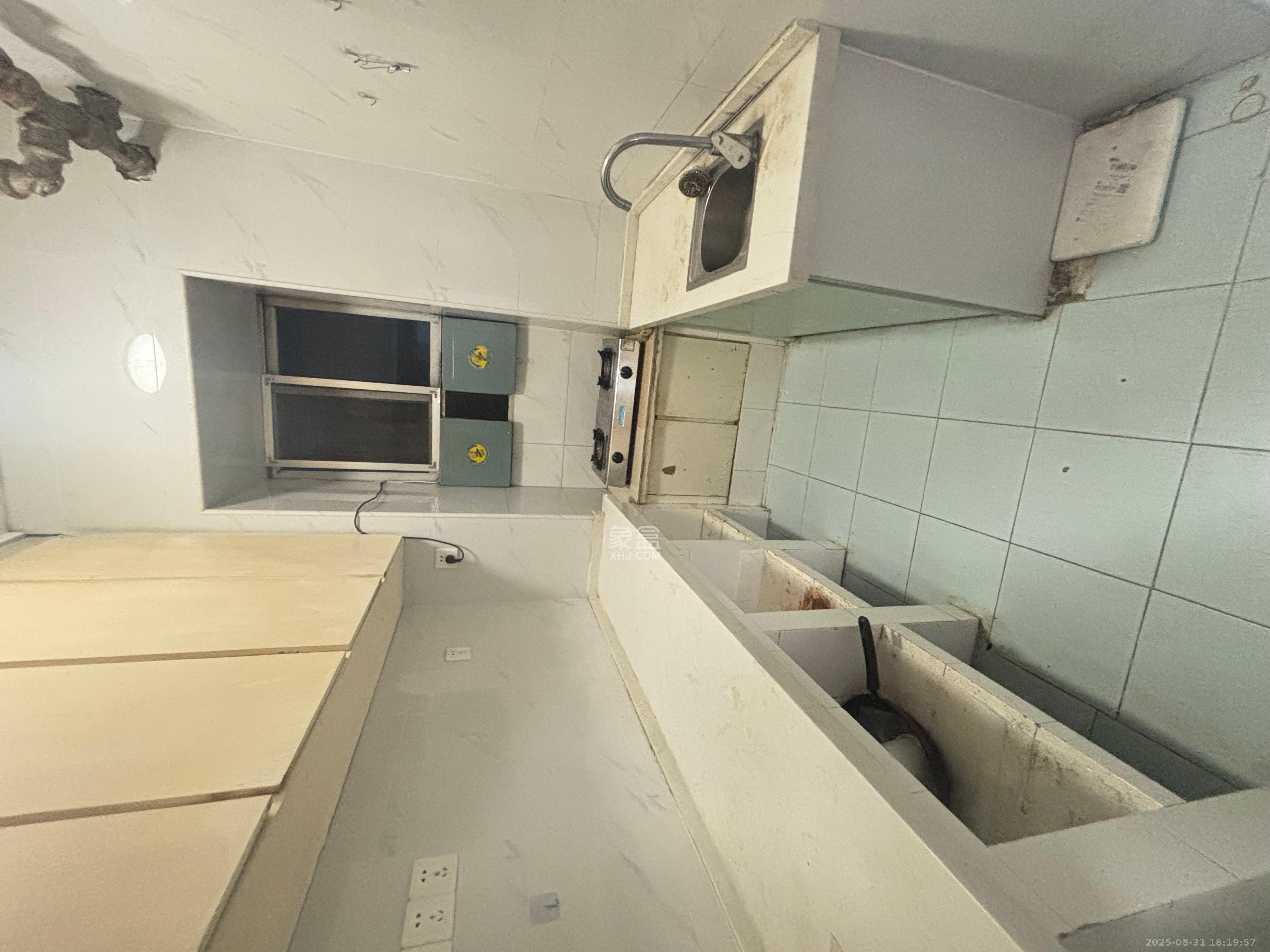 人民新村 3室1厅1卫 2100.0元/月 人民新村 3室1厅1卫 2100.0元/月室内图