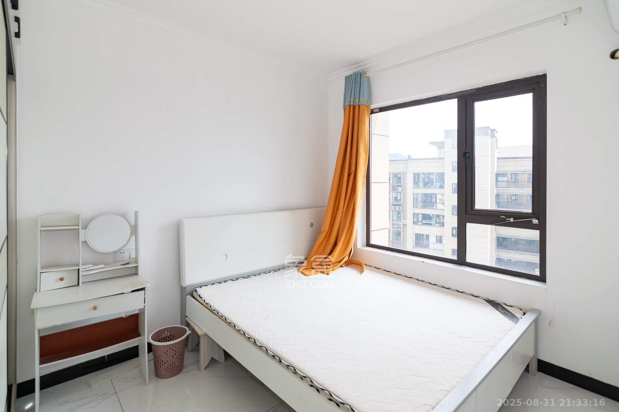 春晖花园  1室1厅1卫    33.6万 春晖花园  1室1厅1卫    33.6万卧室