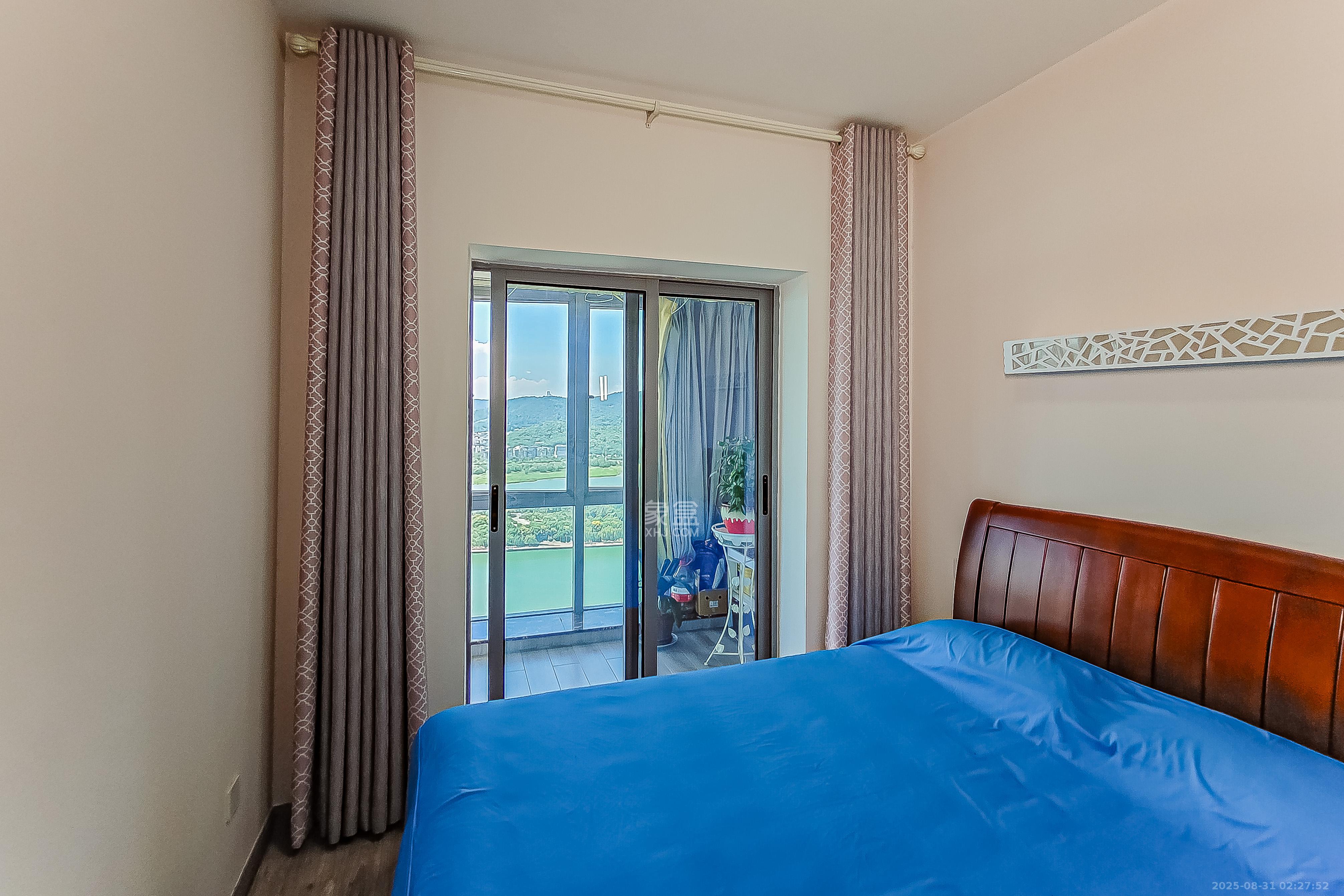 保利国际广场  2室1厅1卫    150.0万 保利国际广场  2室1厅1卫    150.0万卧室