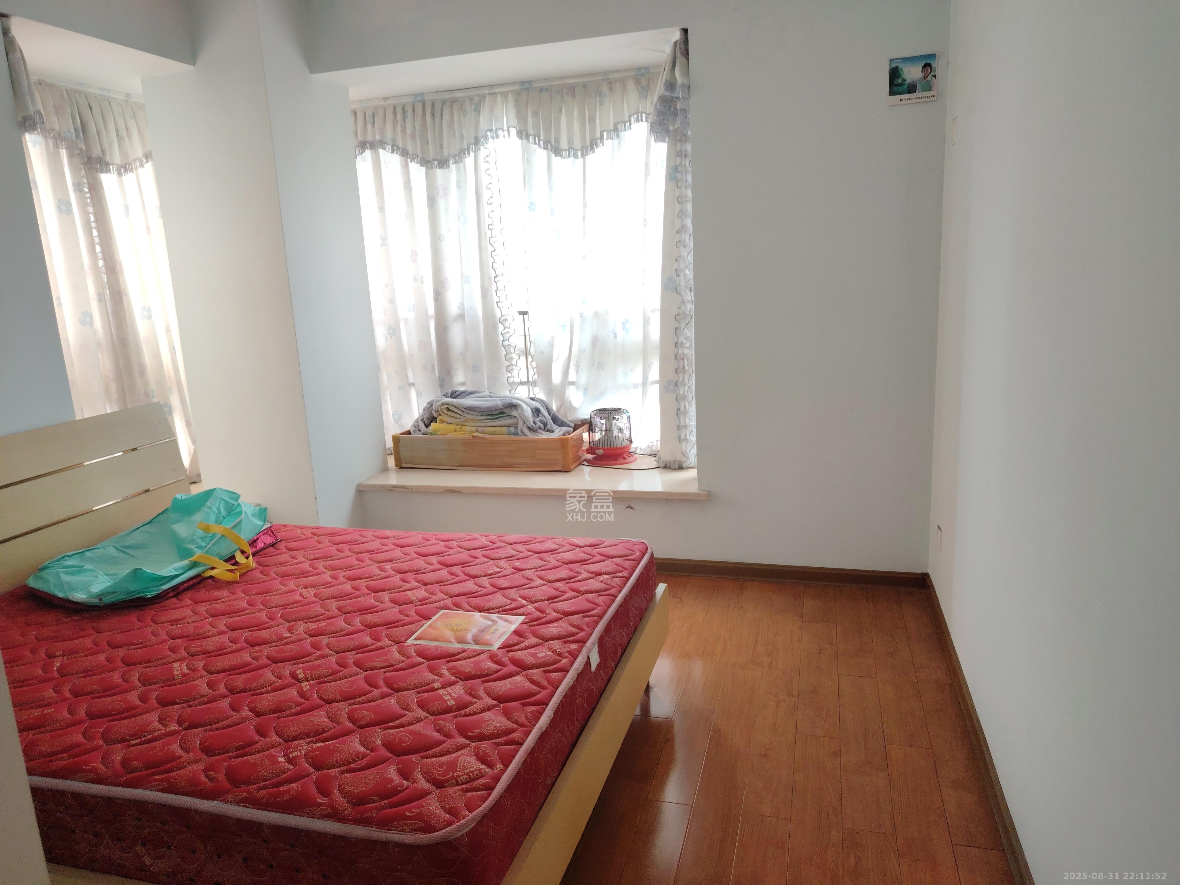 山水庭院 3室2厅2卫 2200.0元/月 山水庭院 3室2厅2卫 2200.0元/月室内图