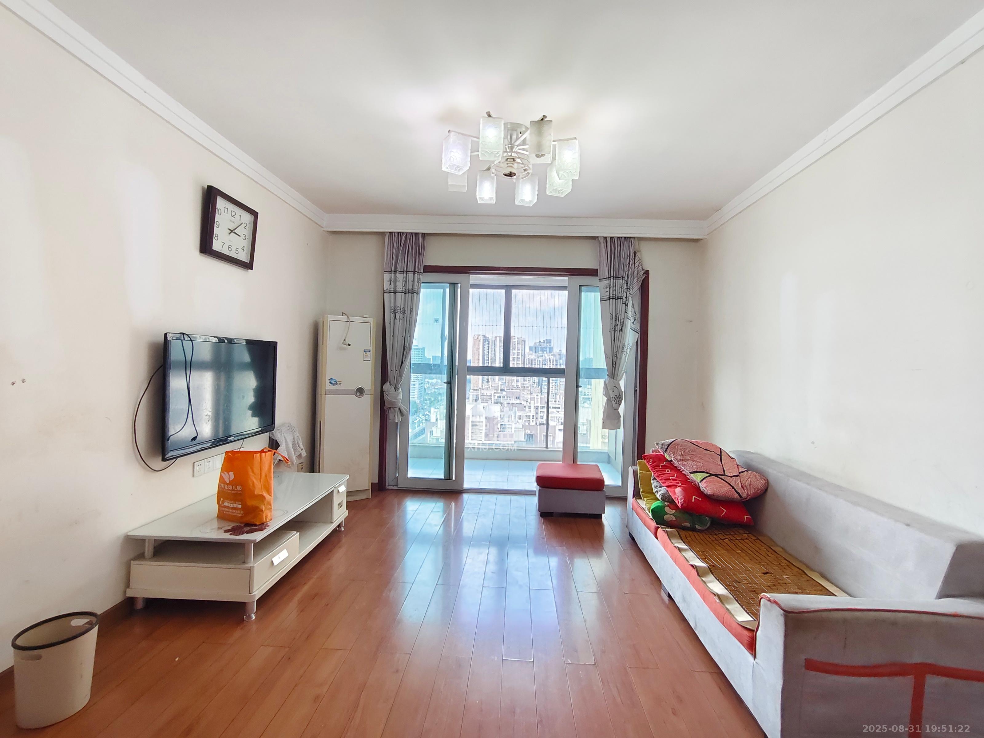 银港水晶城  2室2厅1卫    2200.0元/月 银港水晶城  2室2厅1卫    2200.0元/月室内图