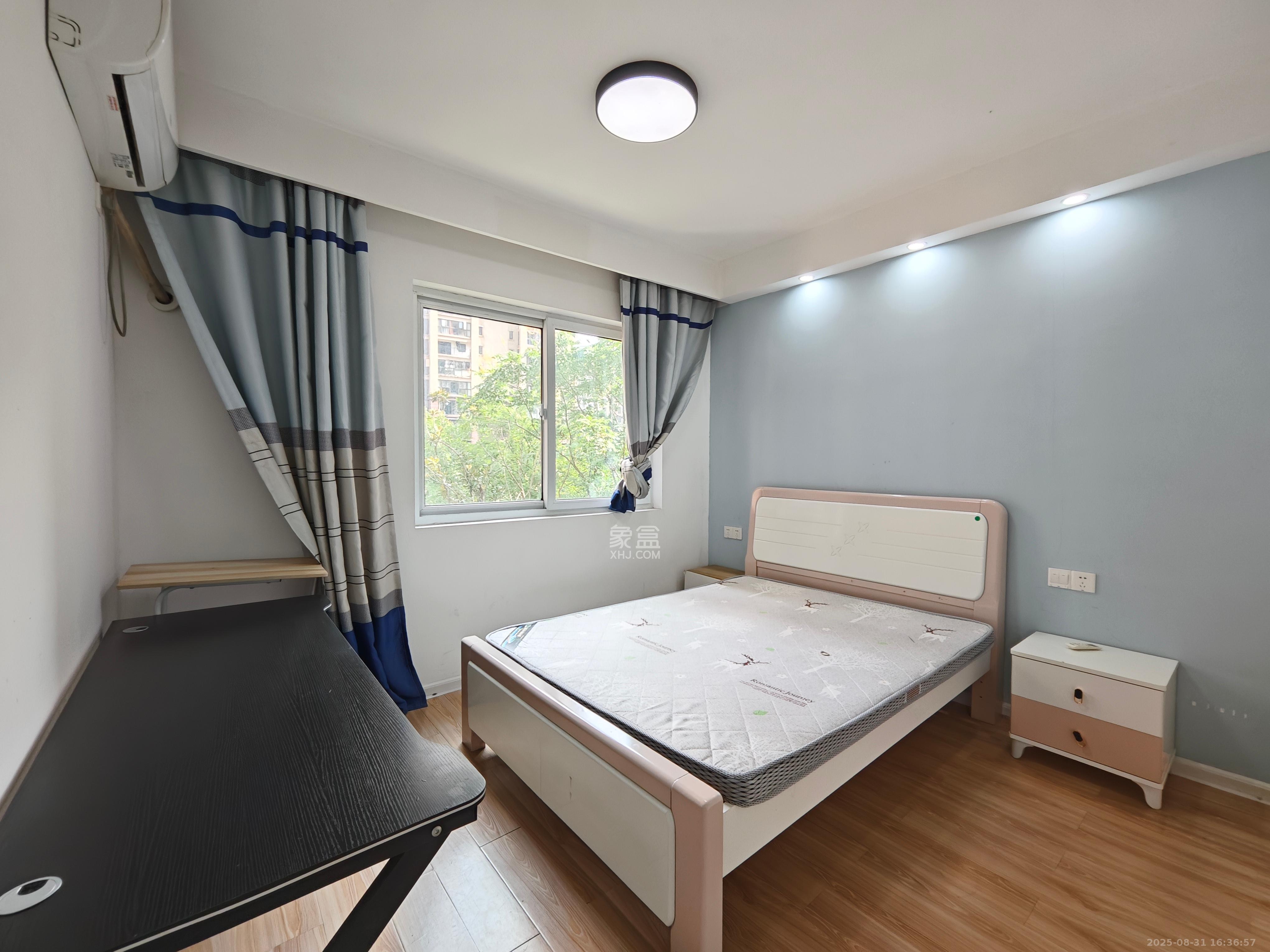 金科世界城  4室2厅1卫    1900.0元/月 金科世界城  4室2厅1卫    1900.0元/月室内图